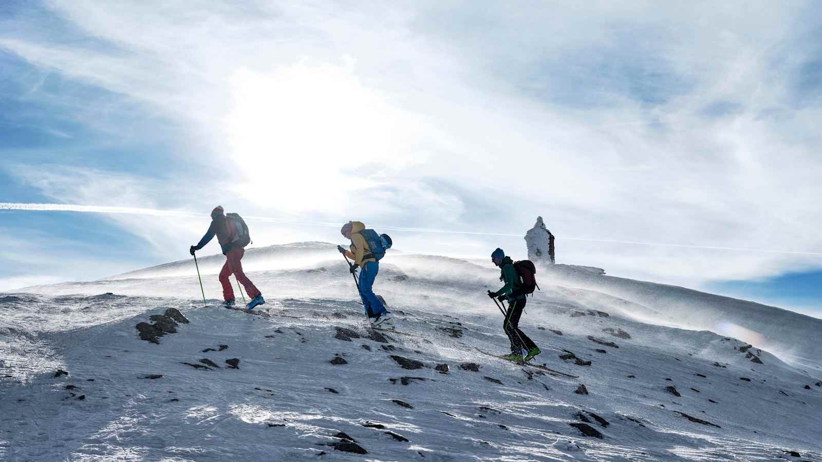 Bergsteiger auf dem Weg zum Gipfel.