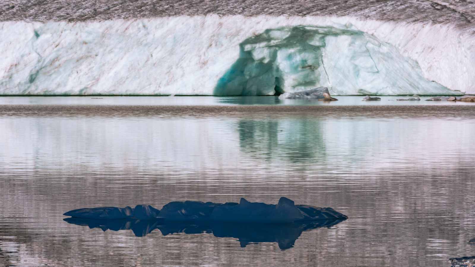 Die letzten Reste der verendenden Gletscherzunge des Sonnblickkeeses erzeugen wundervolle Motive 