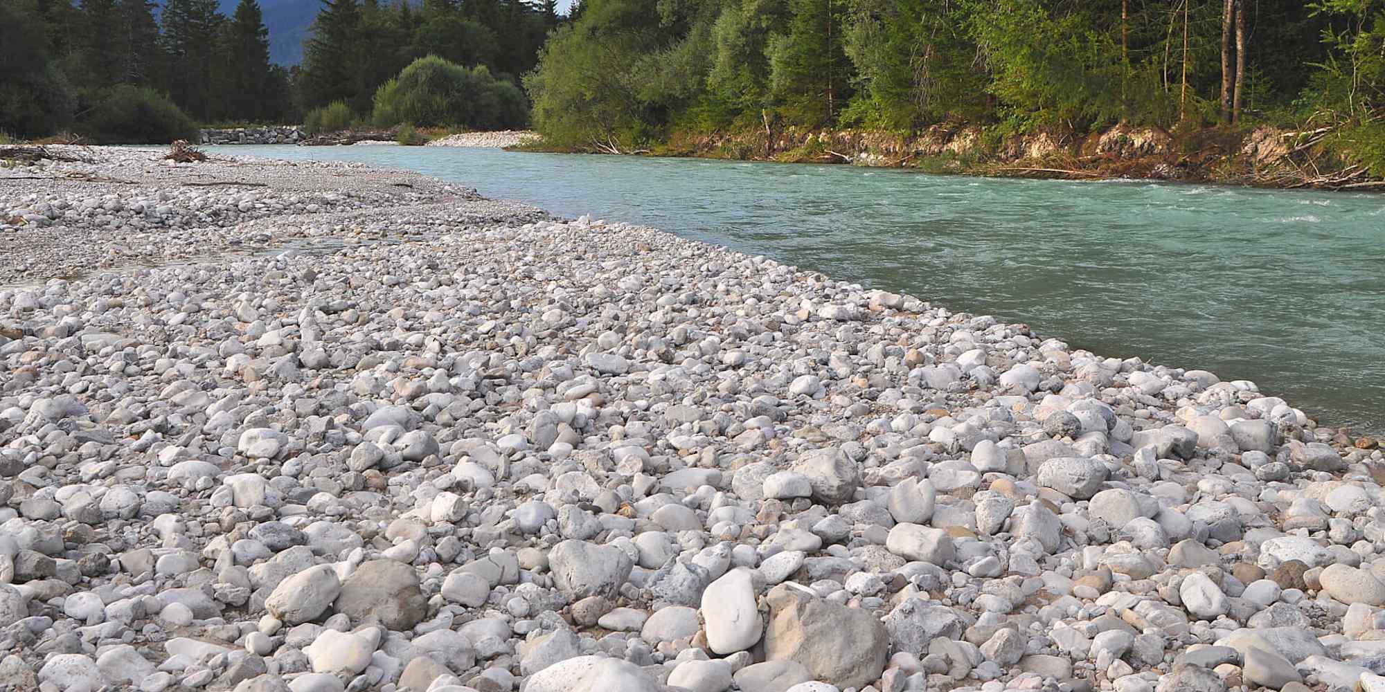 Die Isar entspringt im Hinterautal im Naturpark Karwendel.