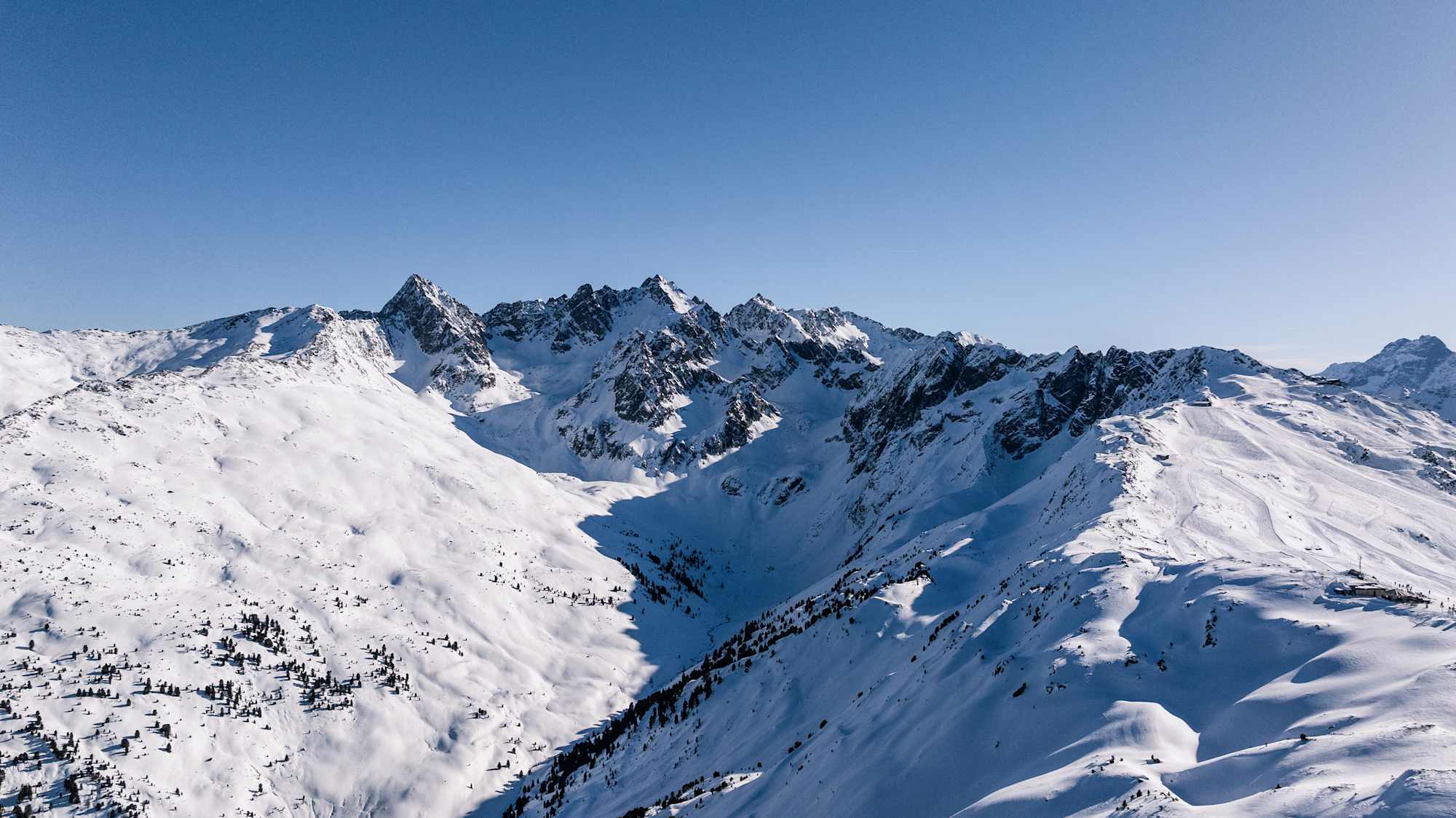 Ganz links sieht man die Murmentkarspitze
