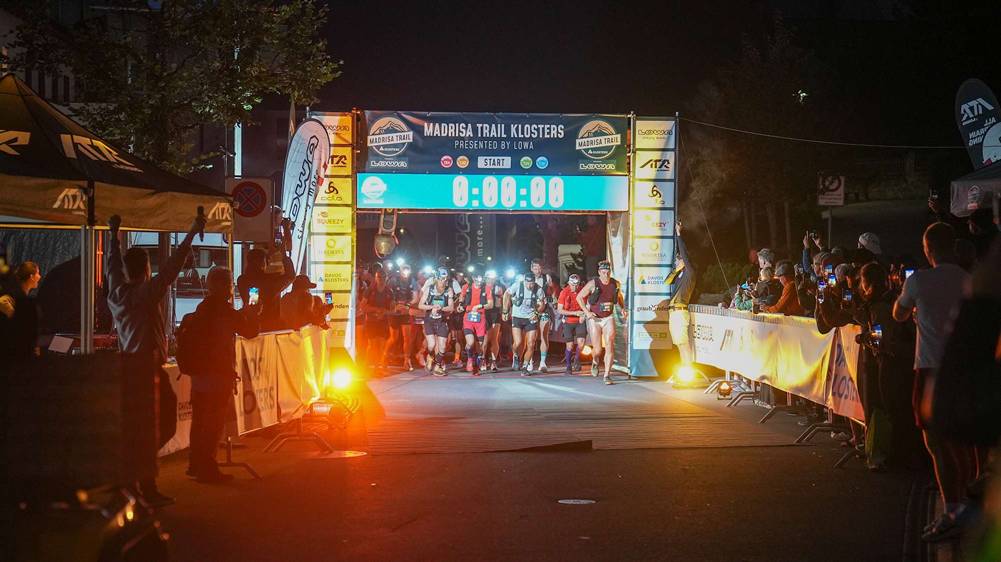 Der Startschuss für den „Madrisa Trail Klosters 2025 presented by LOWA” fällt.