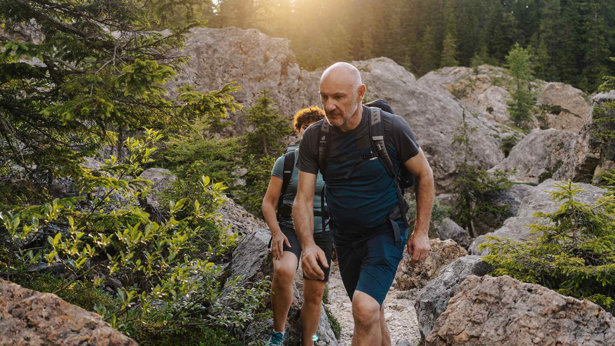 Inmitten von Felsblöcken und Bergwald – das Eggental zeigt sich von seiner wilden Seite.