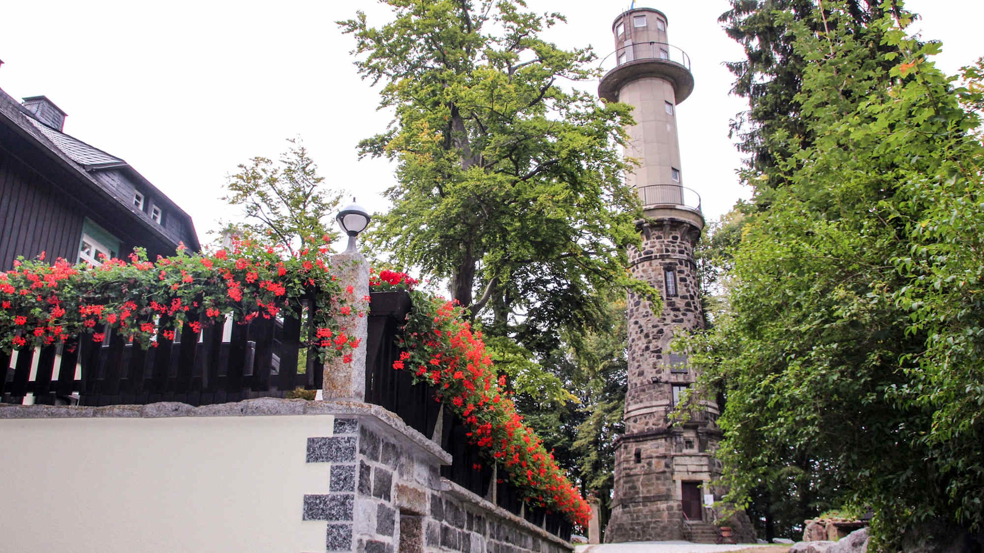 Auf dem Ungerberg gibt es neben einer Gaststätte auch den Bismarckturm