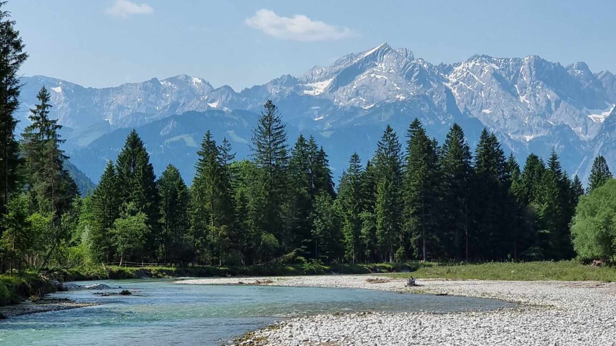 Blick über die Loisach zur Alpspitze