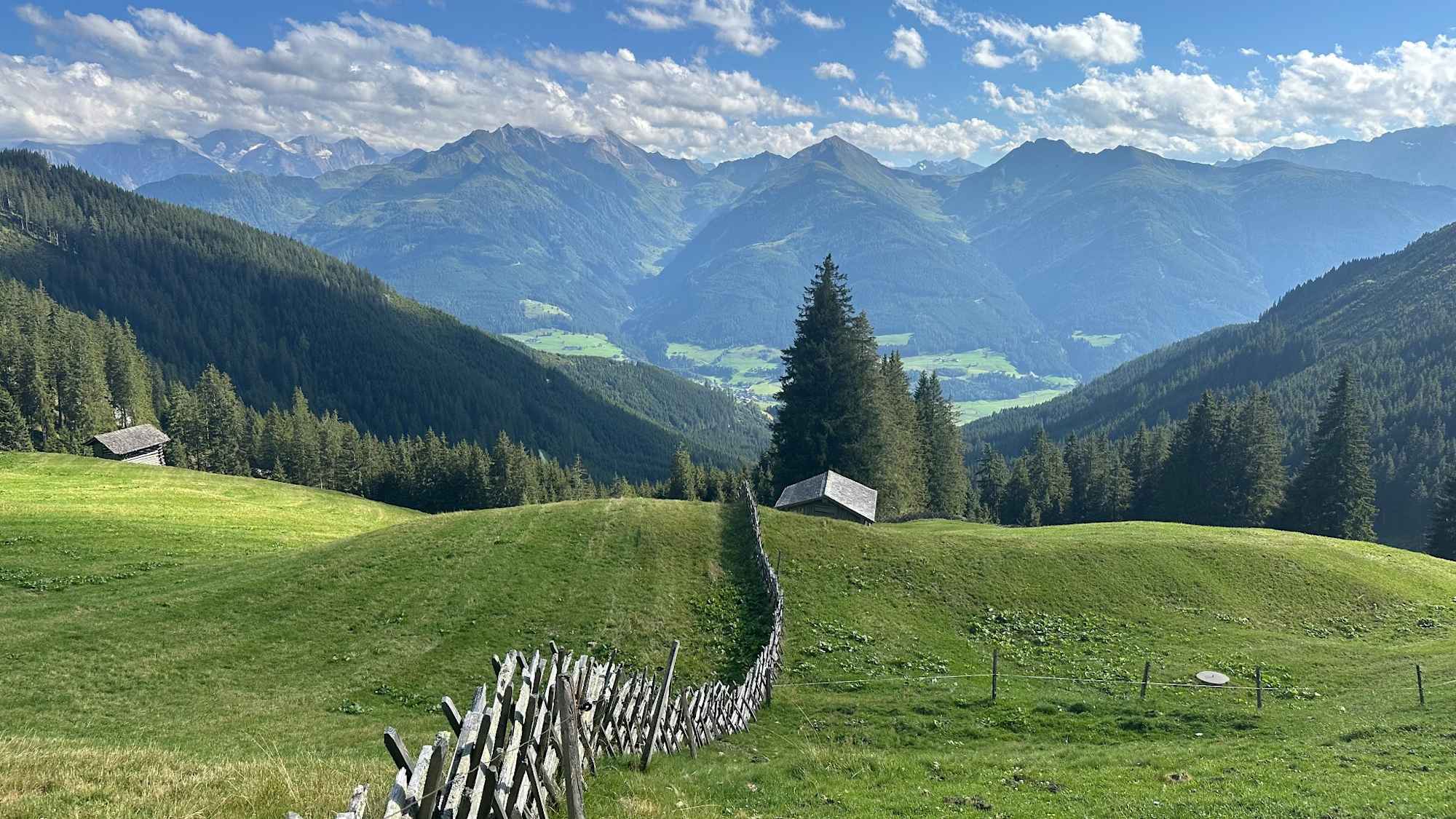 Bei einer guten Jause das Panorama wirken lassen