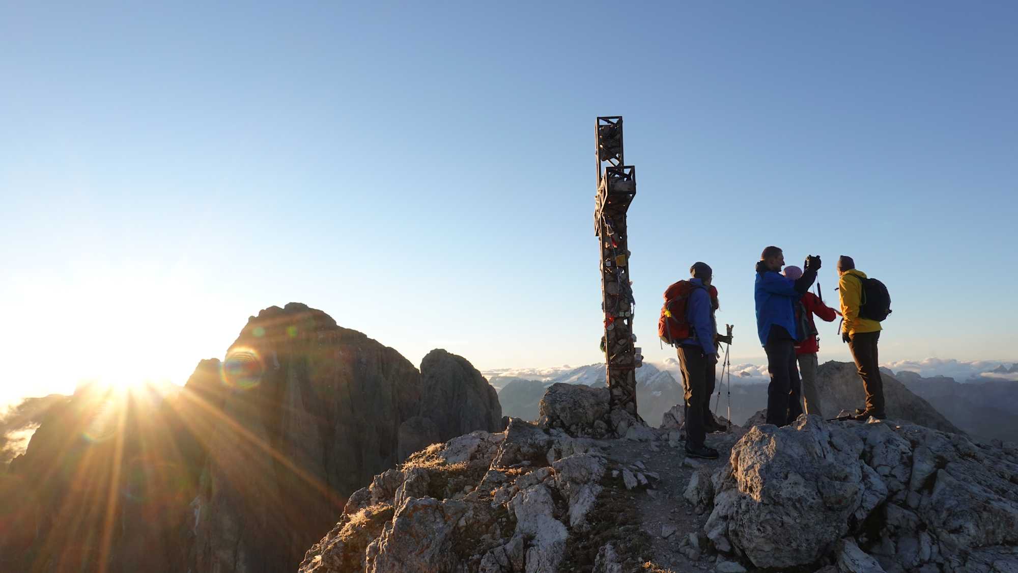 Sonnenaufgang am Gipfel des Plattkofel