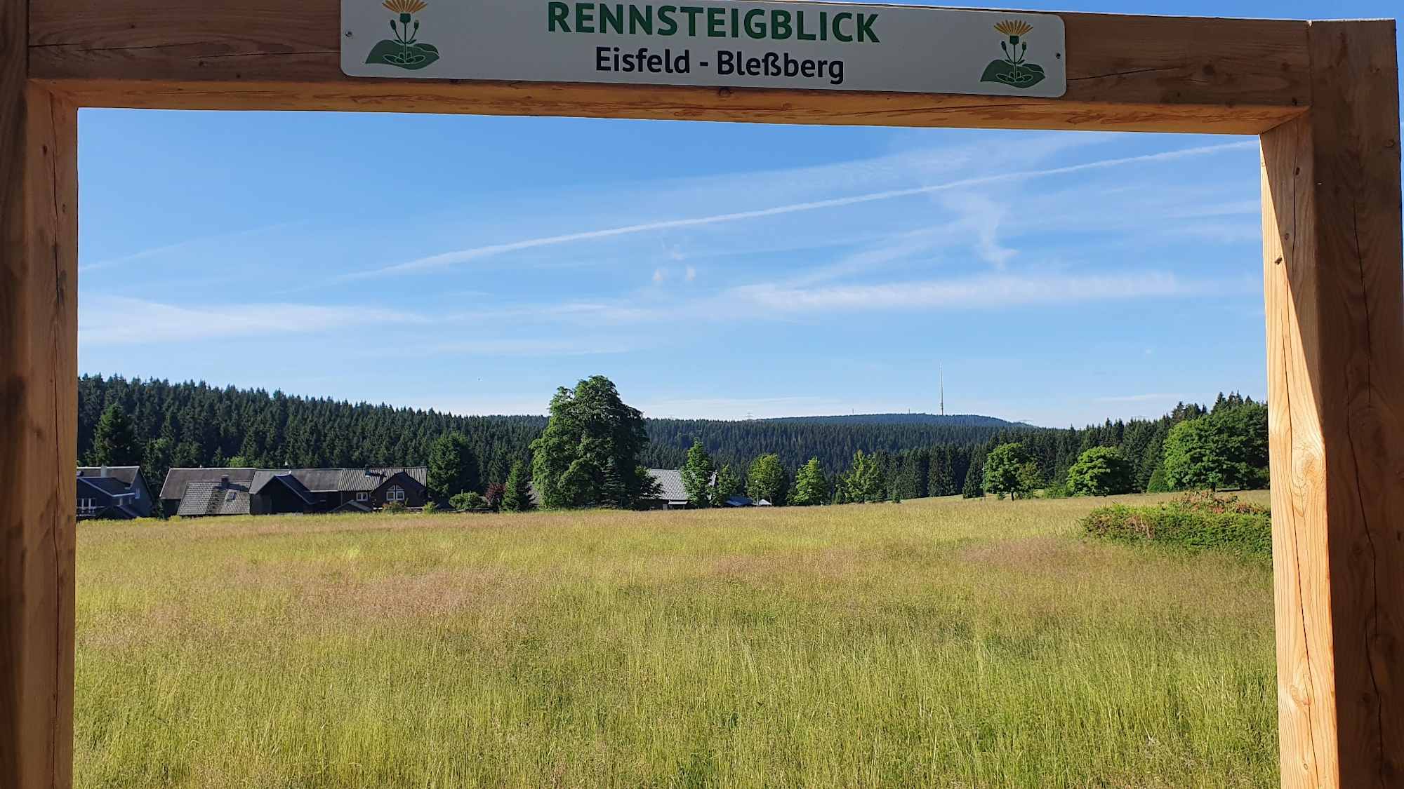 Rennsteigblick zum Bleßberg