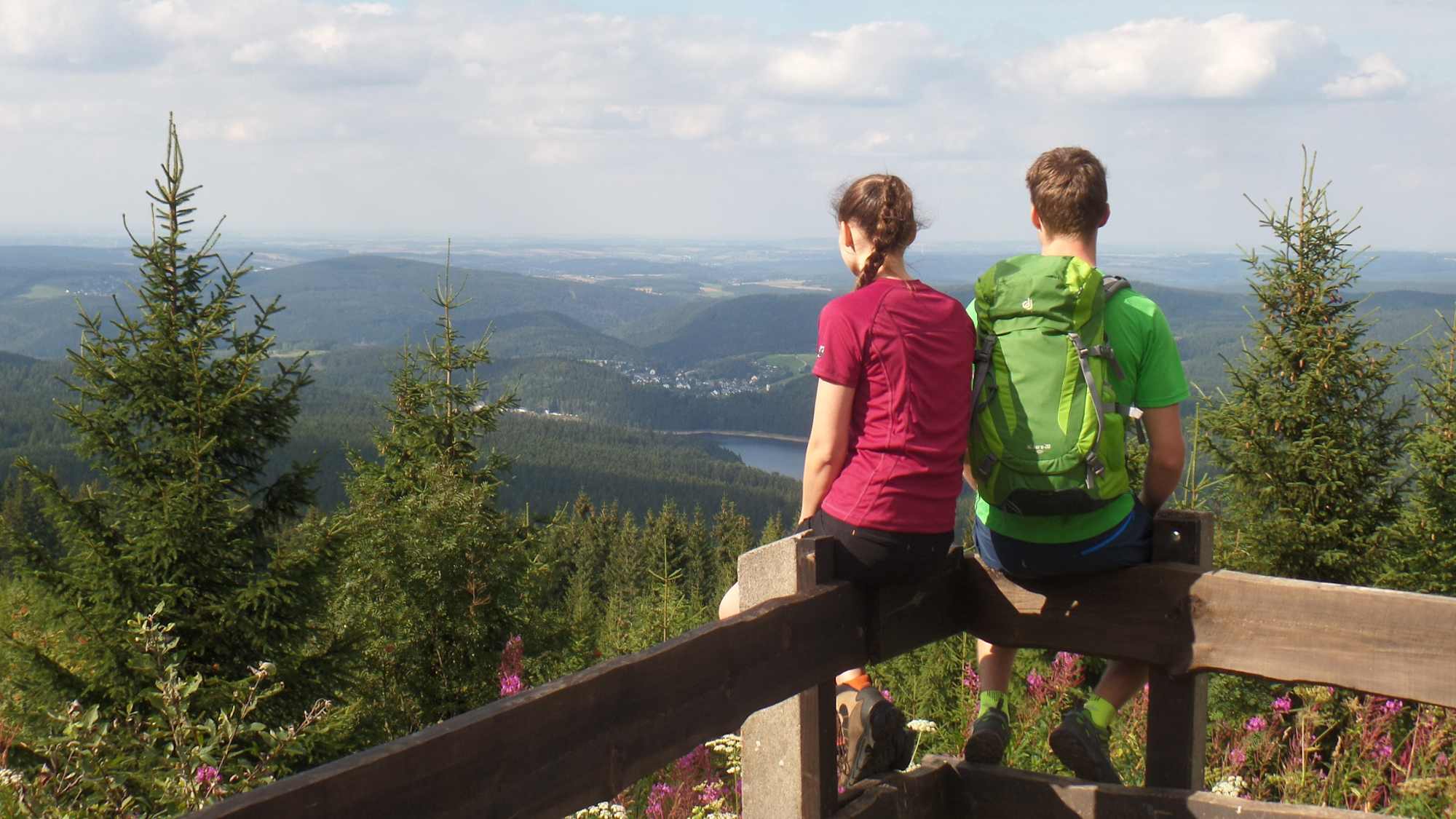 Blick vom Auersberg auf das Köhlerdorf Sosa