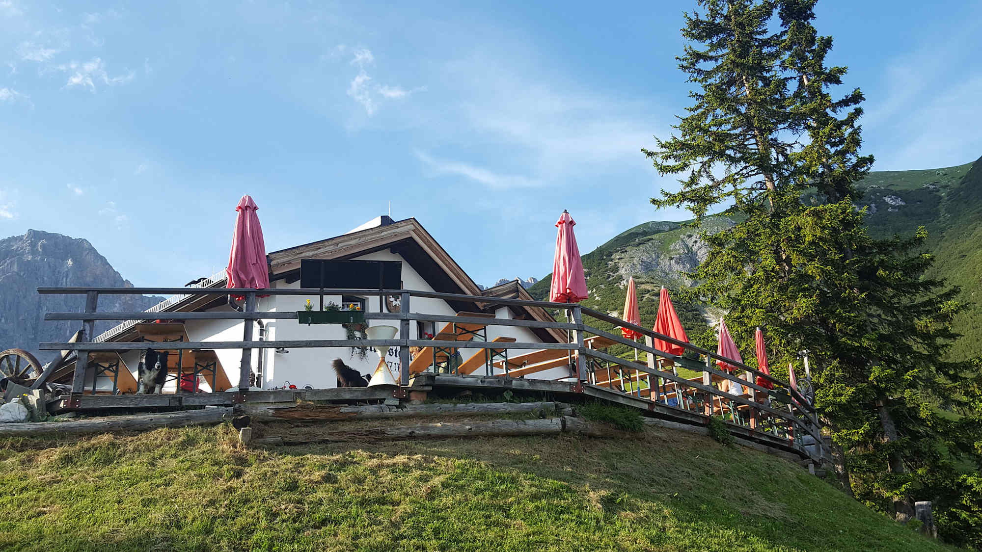 Wettersteinhütte im Gaistal in Leutasch