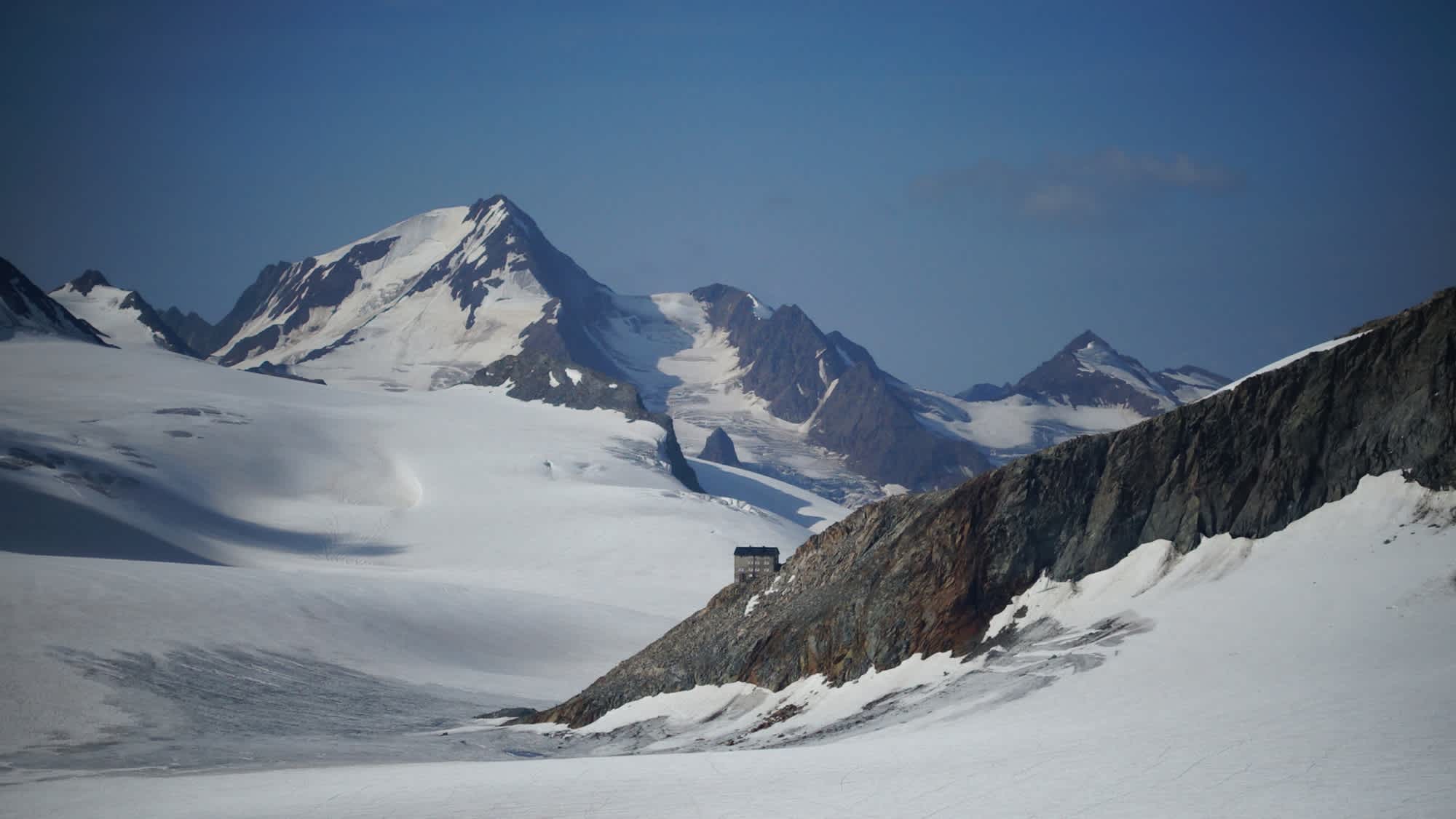 Das Brandenburger Haus Mitten innen Ötztaler Alpen.