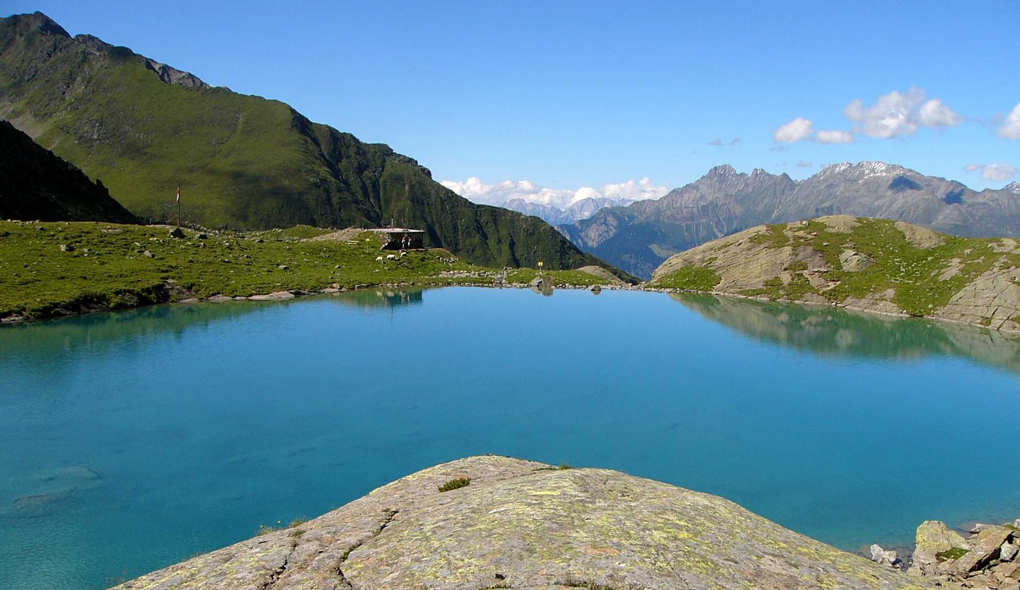 Die Hauerseehütte mit gleichnamigen See