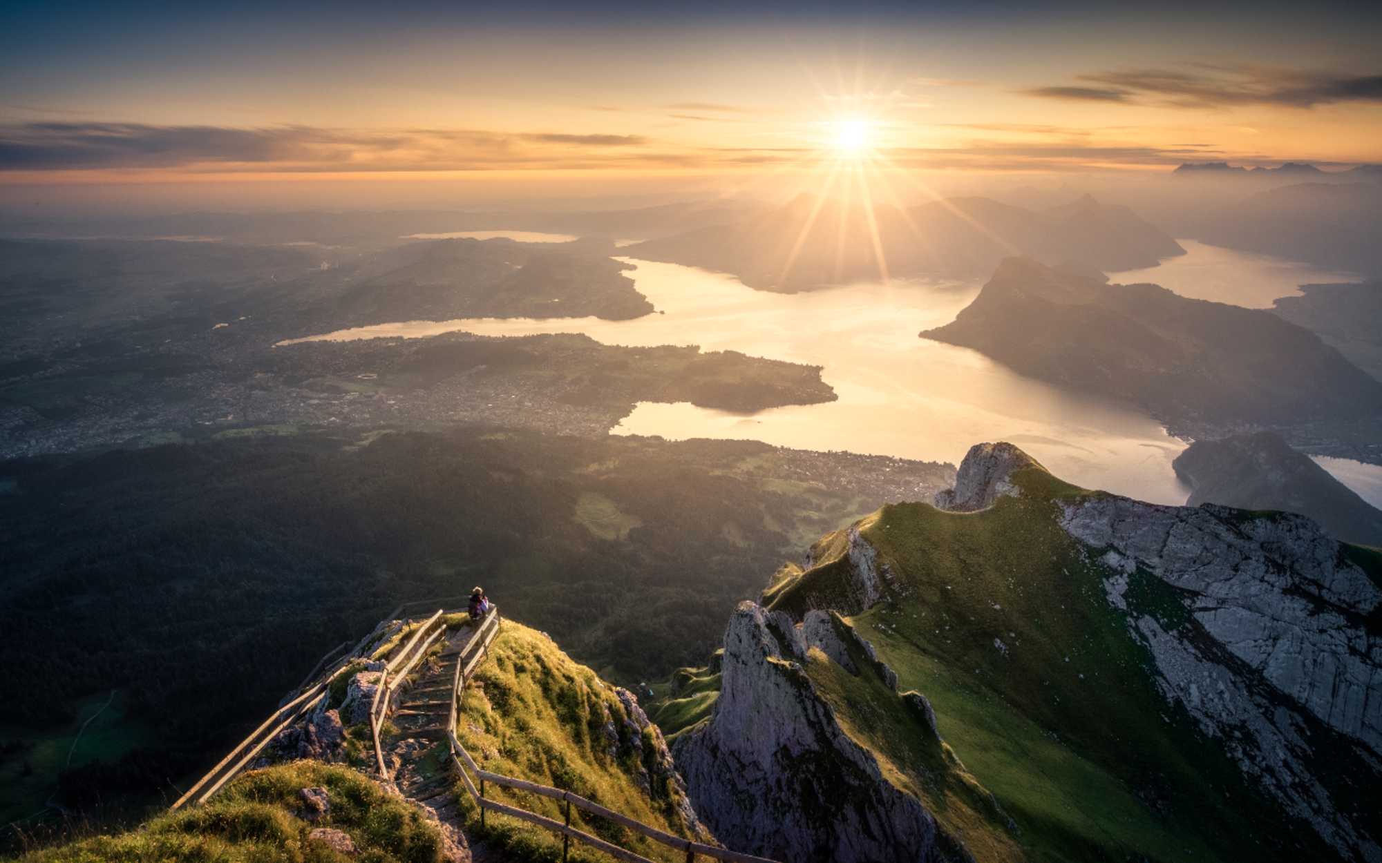 Pilatus bei Sonnenuntergang - Blick auf den Vierwaldstättersee