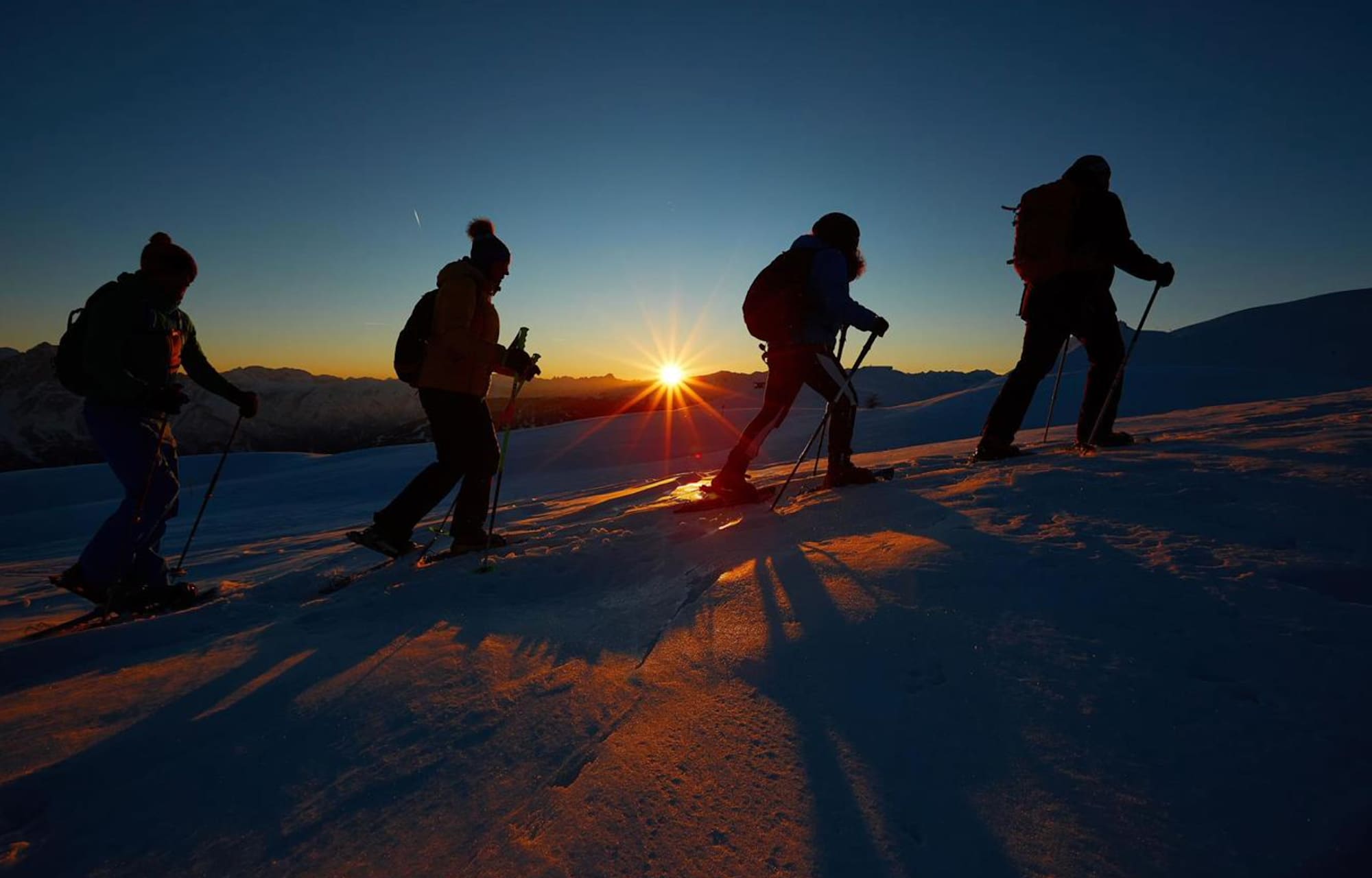 Bei Sonnenuntergang ist die Schneeschuhwanderung über das Lienzer Zettersfeld ein besonderes Erlebnis.