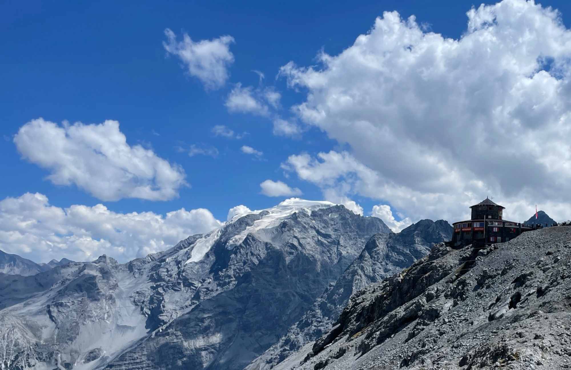 Blick zur Tibethütte und Ortler