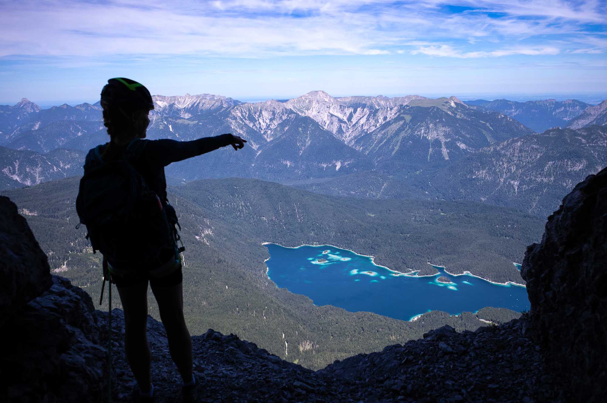 In der Klettertour Eisenzeit sieht man auch auf den Eibsee