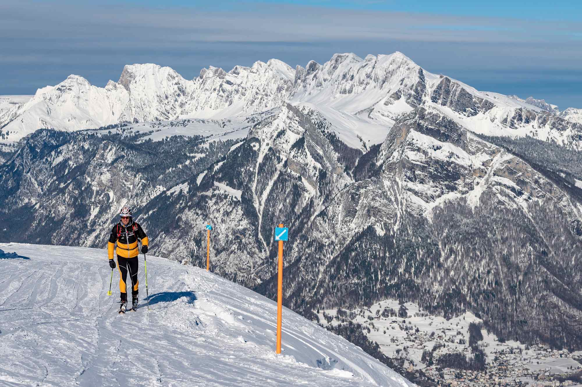 Tages-Skitouren Piste mit Gonzen im Hintergrund