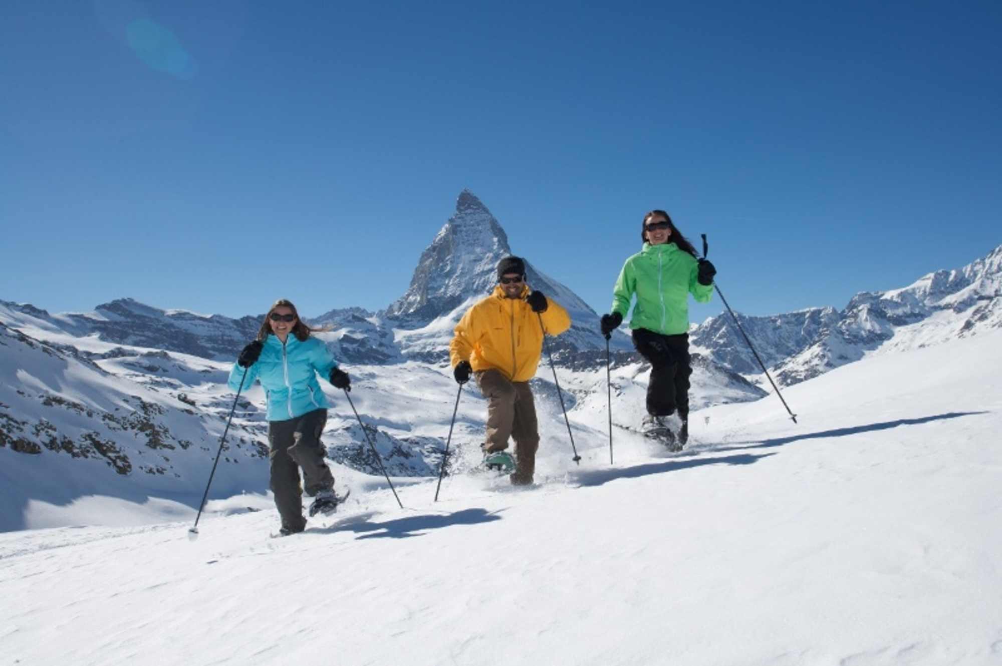 Durch frischen Pulverschnee unterwegs am Gornergrat 