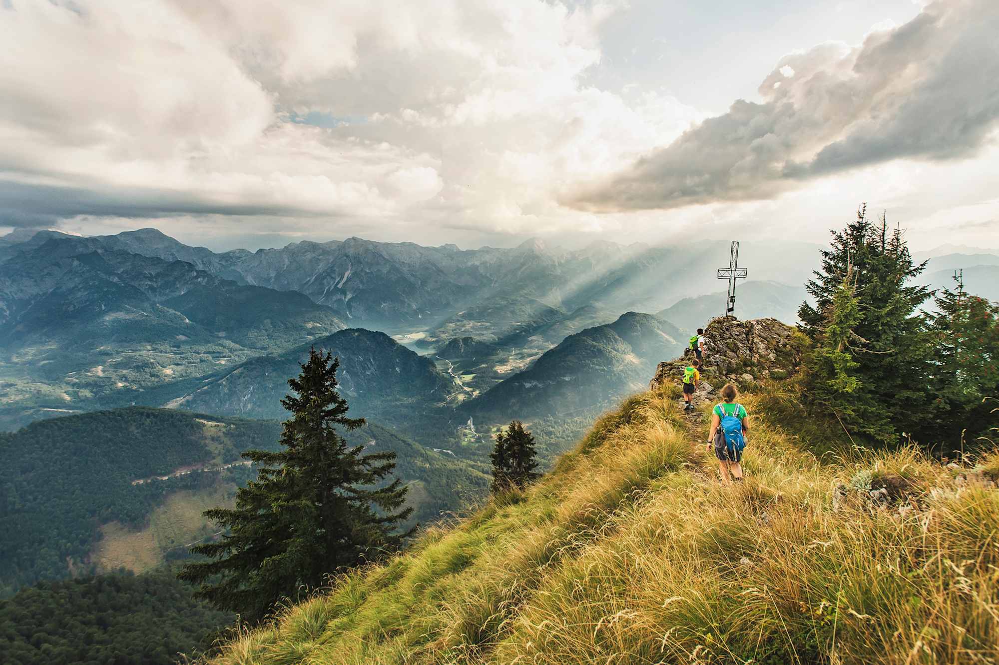 Der Weg zum Spitzplaneck ist gut zu gehen und bietet einen grandiosen Ausblick.