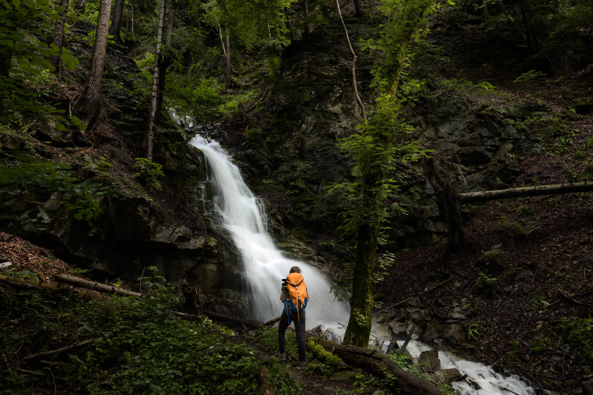 Wasserfall zwischen Planken und Nendeln