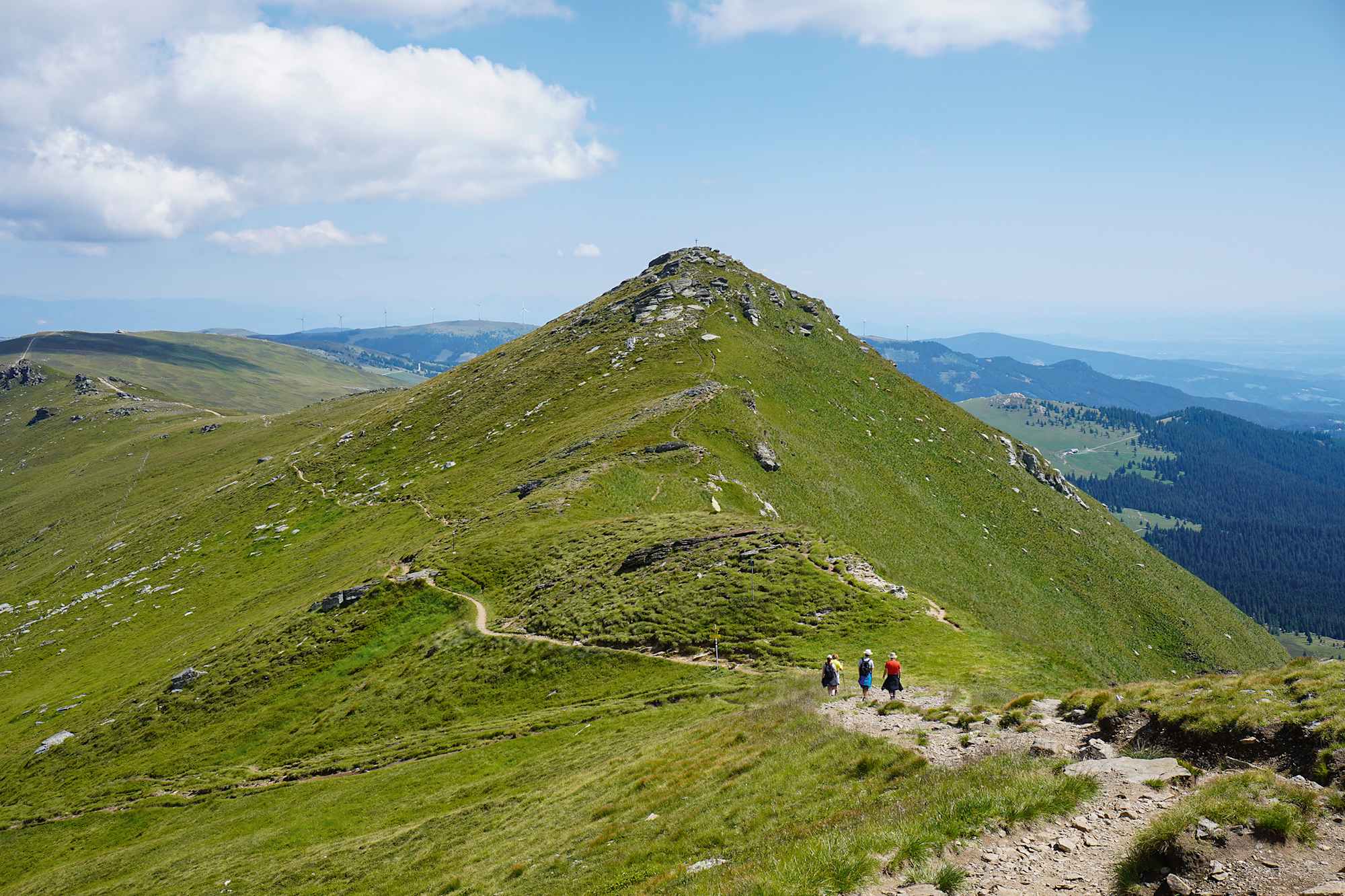 Blick zur unmarkierten, aber ersteigbaren Seespitze.