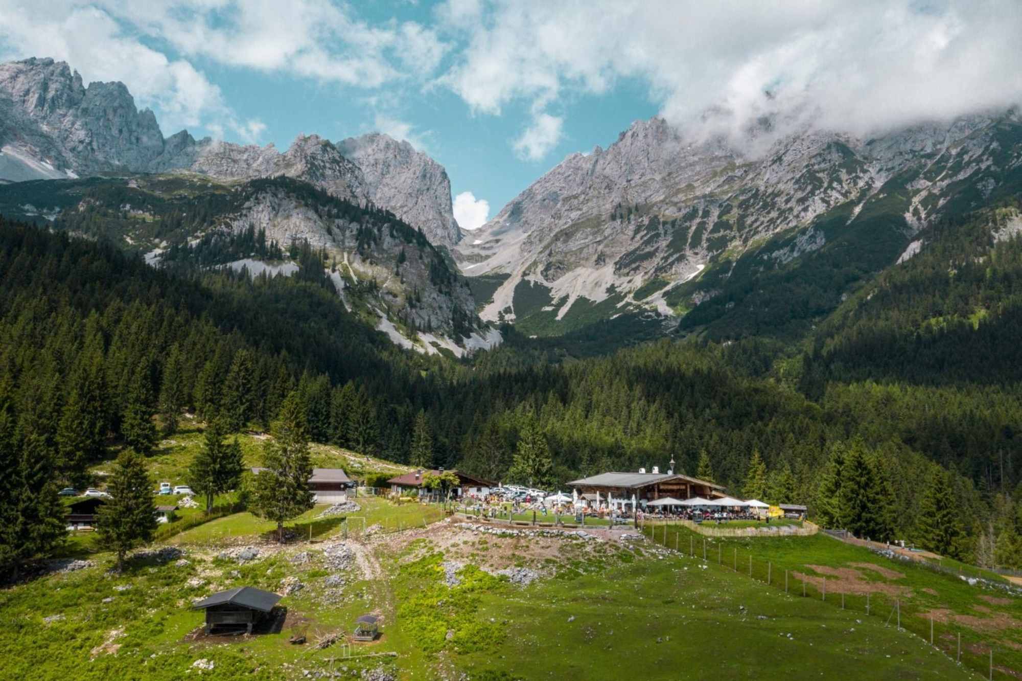 Gipfeltour Ellmauer Halt, Wochenbrunner Alm