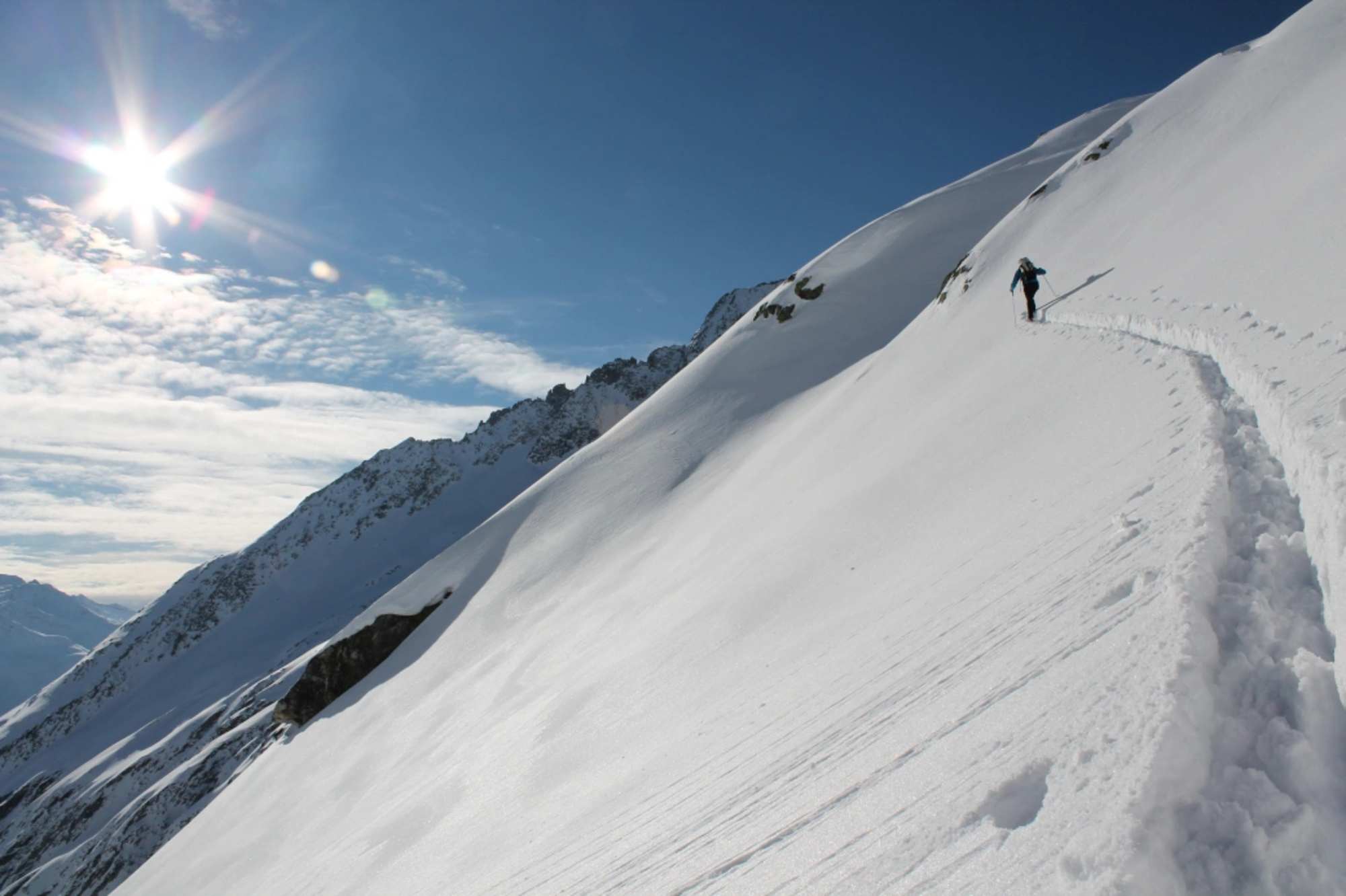 Aufschwung hinter der Hütte