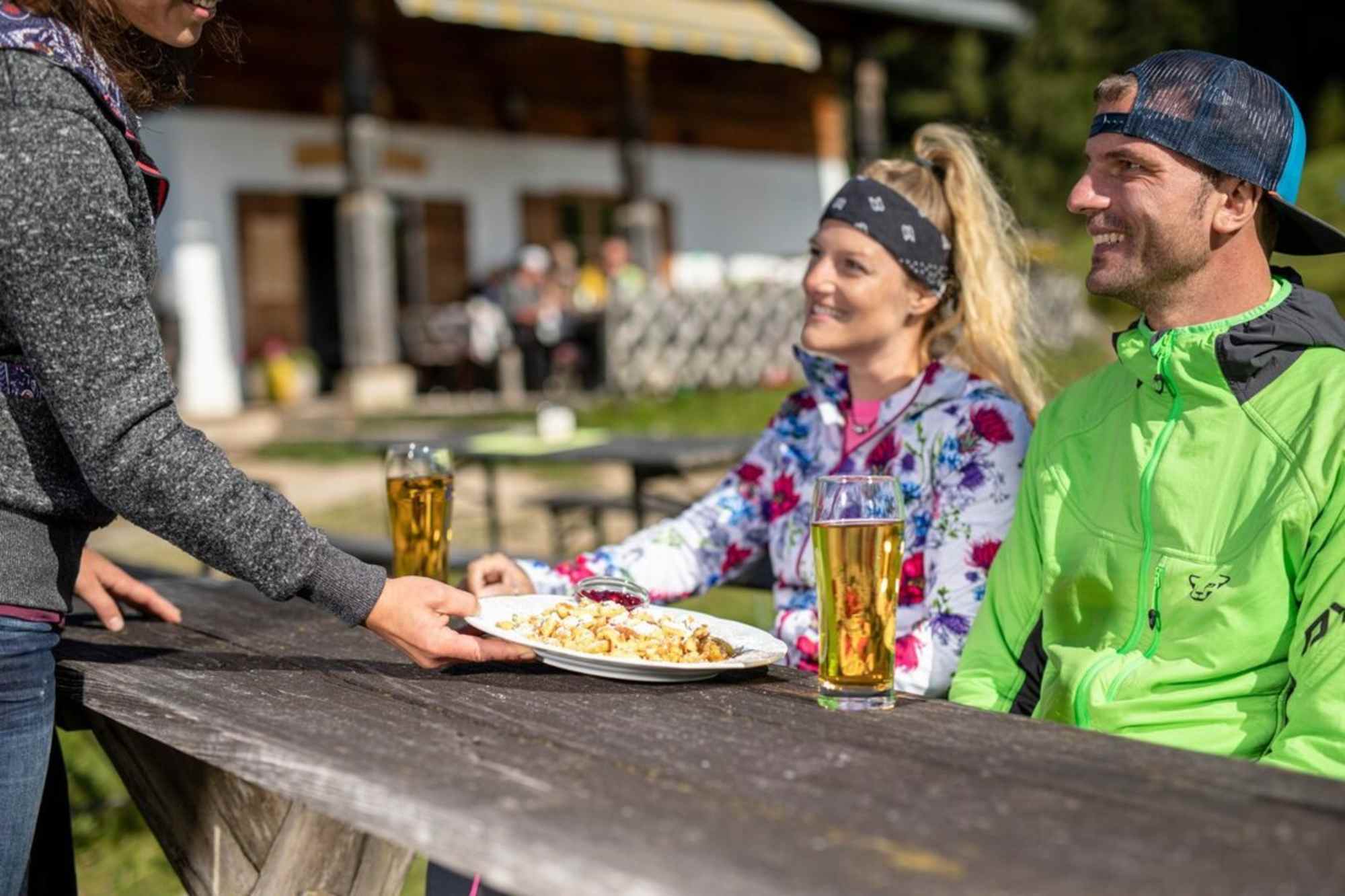 Jause auf der Achentalalm
