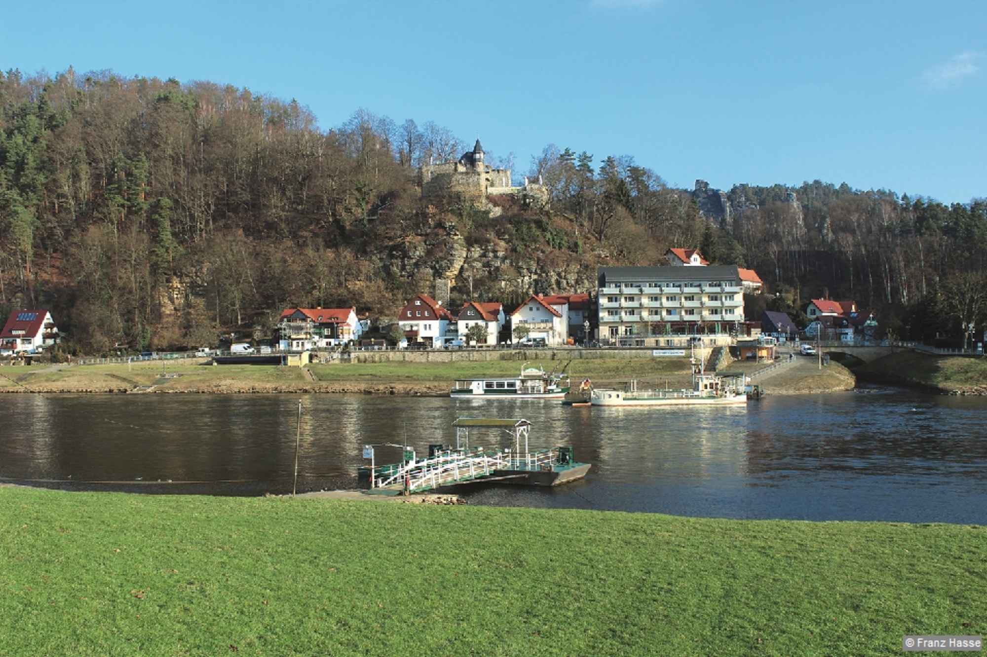 Gierfähre über die Elbe