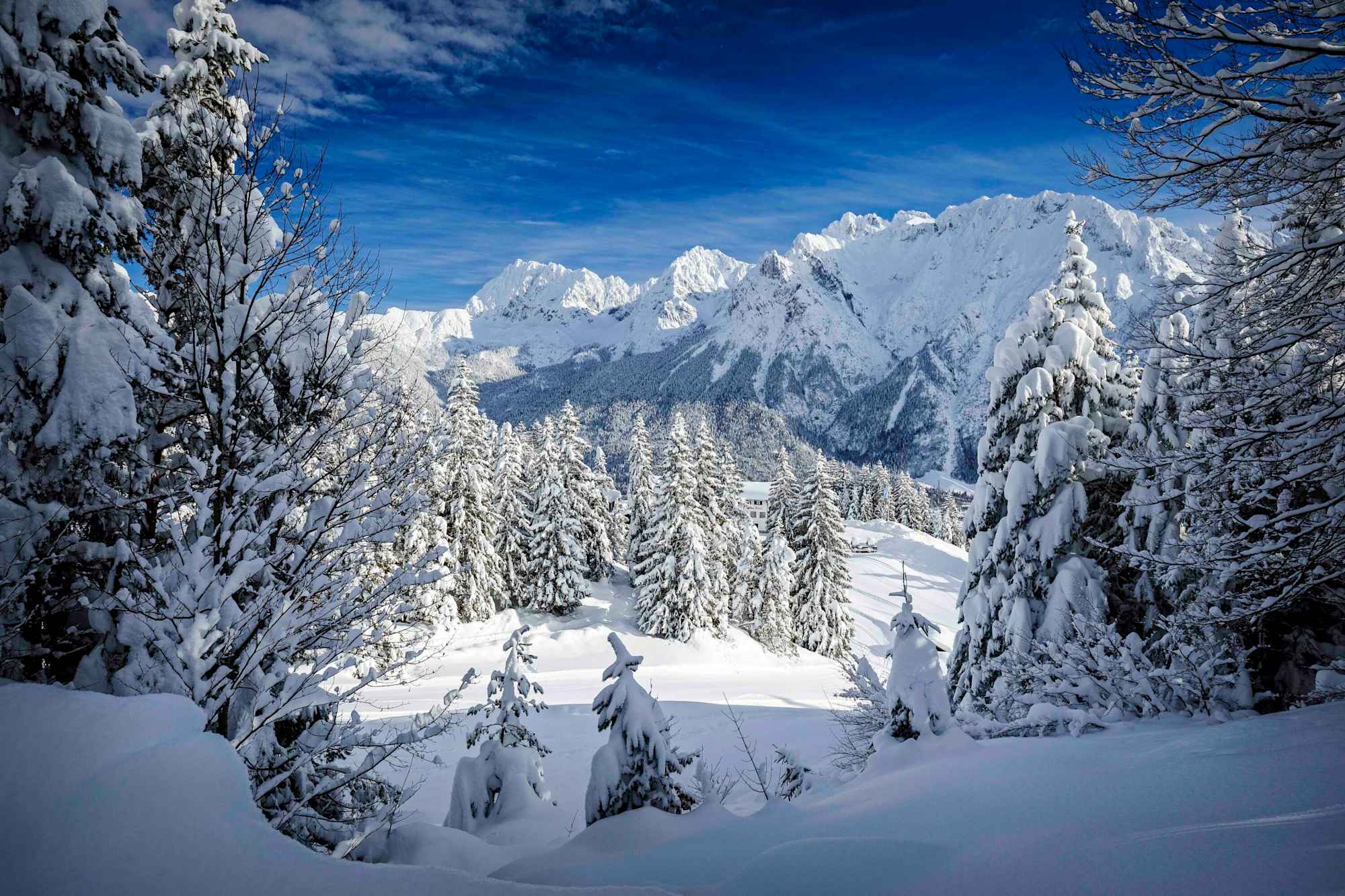 Tief verschneite Winterlandschaft am Kranzberg