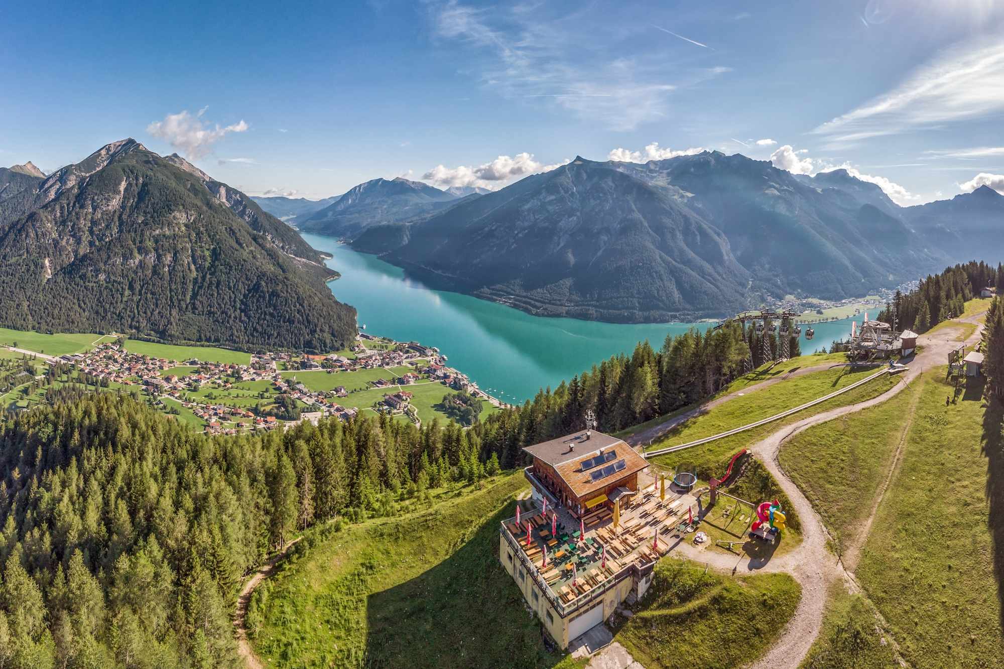 Der Alpengasthof Karwendel am Zwölferkopf am Achensee