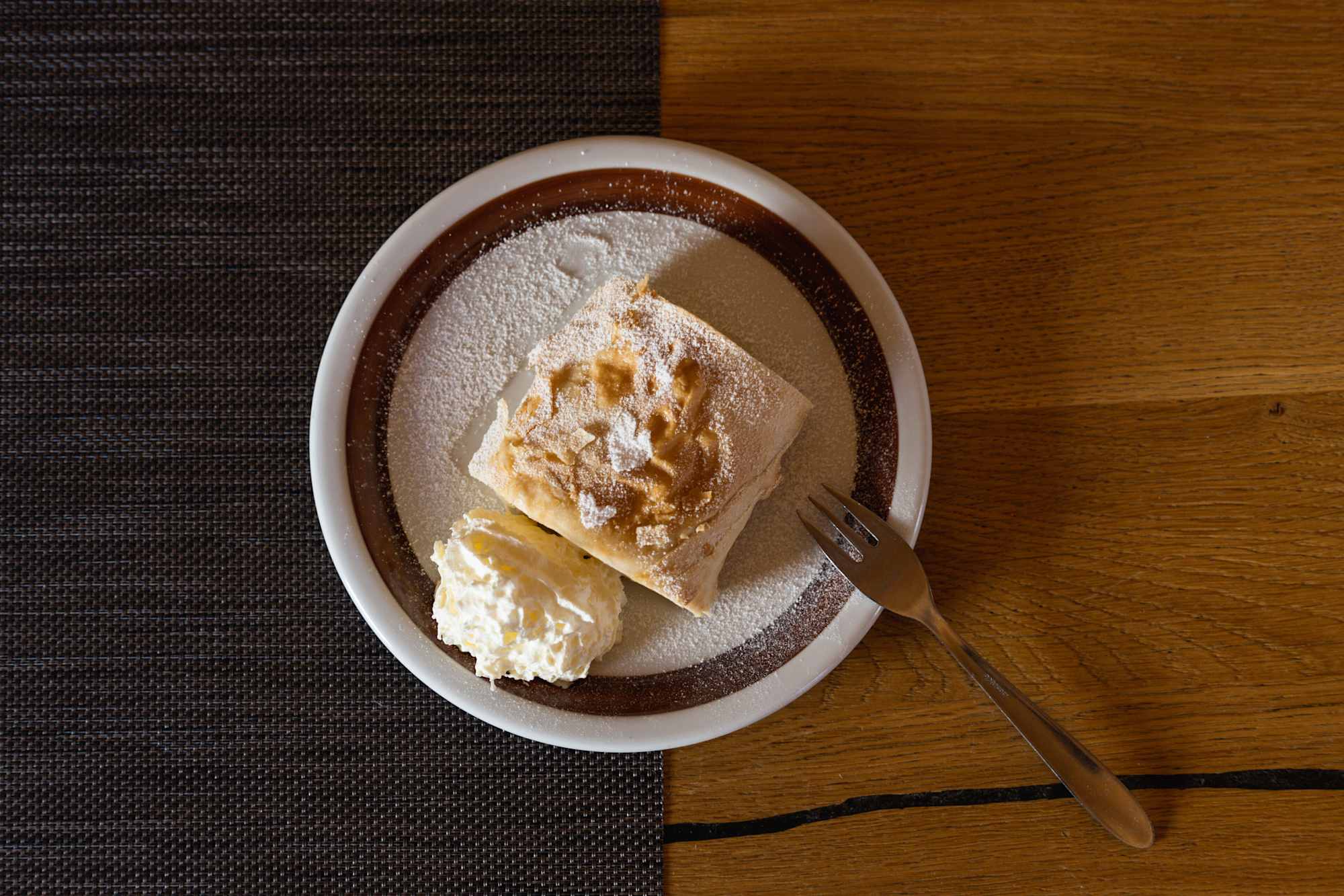 Apfelstrudel auf der Eisseehütte