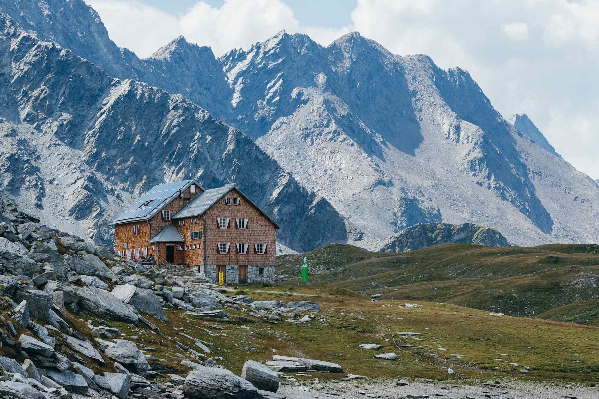 Die Neue Reichenberger Hütte in der Lasörling Gruppe