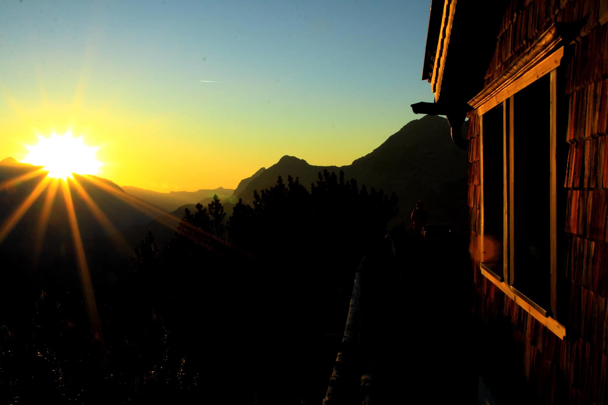 Abendstimmung auf der Peter-Wiechenthaler-Hütte
