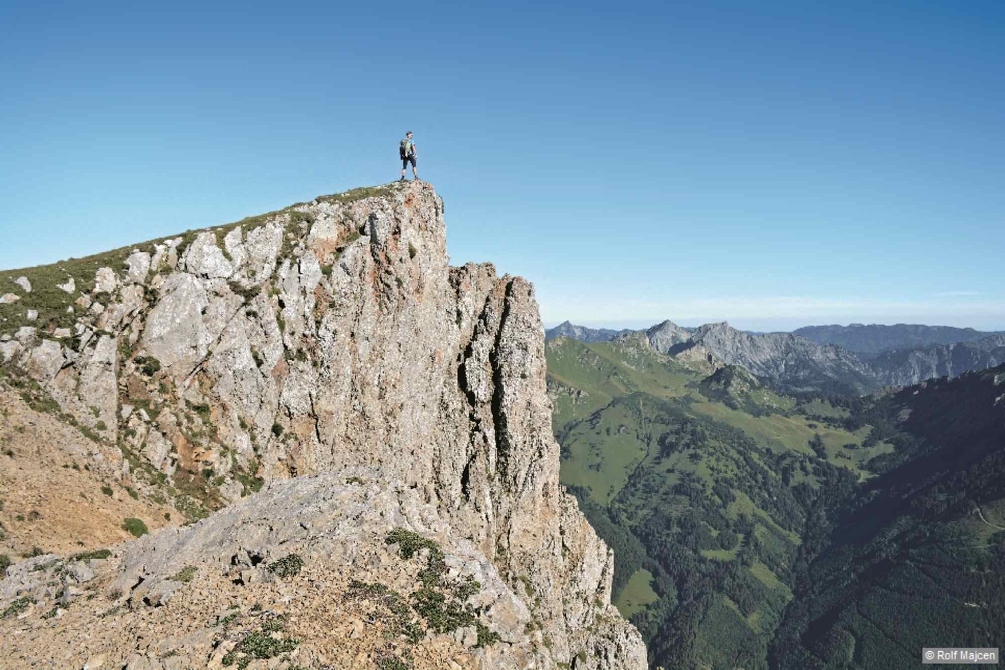 Felsvorsprung wenige Meter gegenüber dem Gößeck-Gipfel mit Blick zum Kaiserschild.