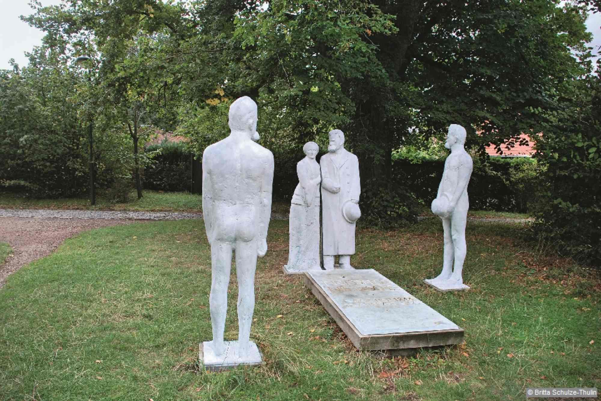 An der Nietzsche-Gedenkstätte. Der berühmte Philosoph gilt als Vorläufer und Wegbereiter der Existenzphilosophie und des europäischen Nihilismus.