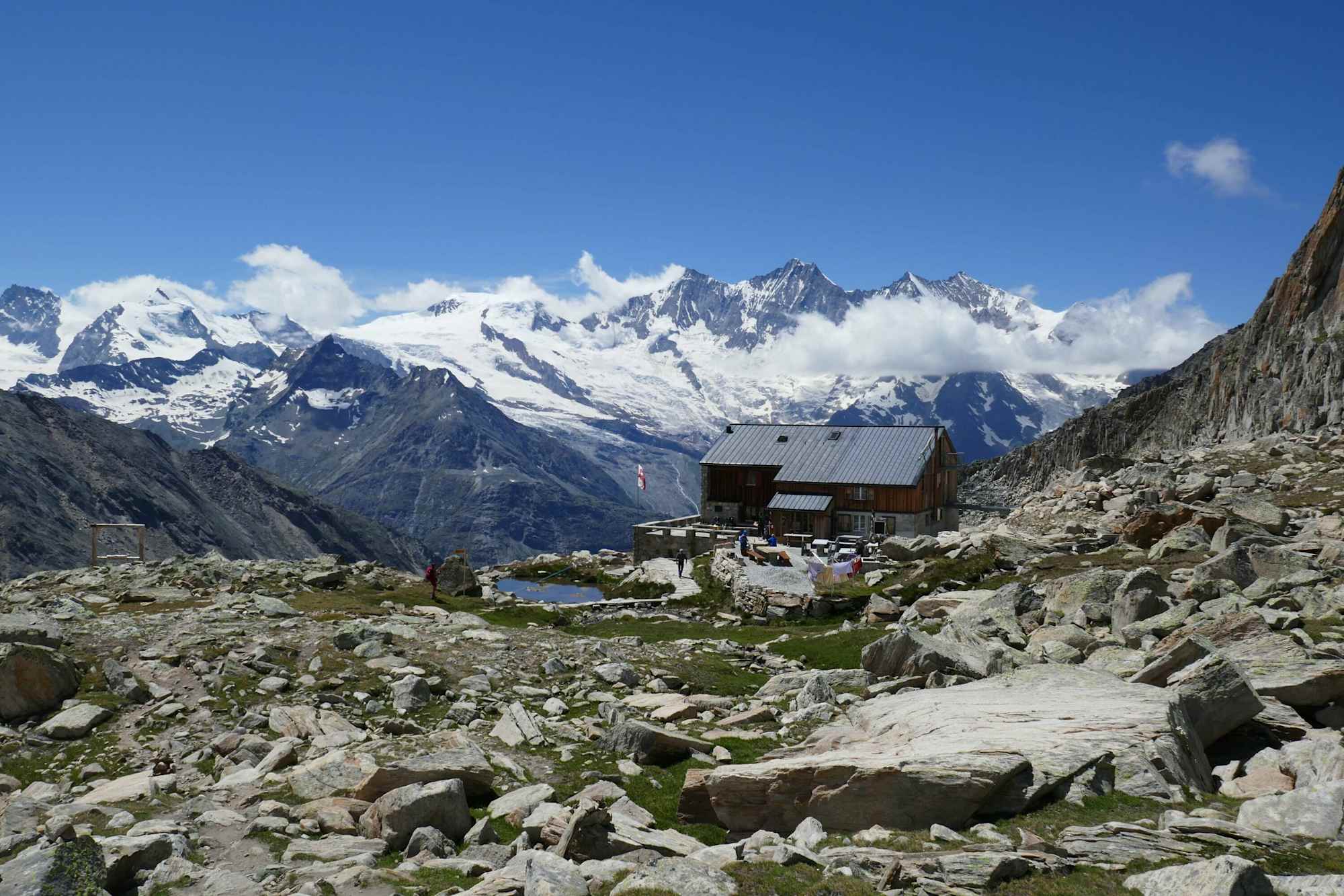 Die Almagellerhütte im Wallis
