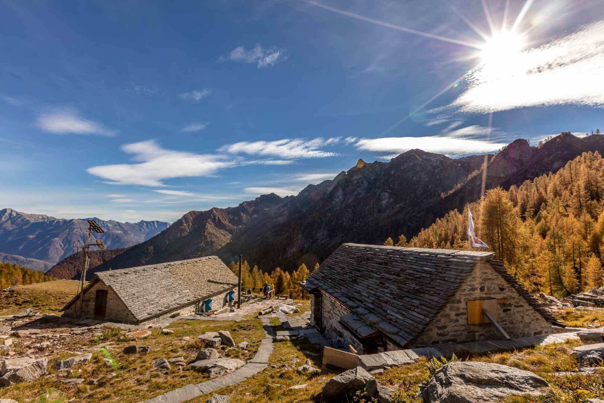 Die Capanna Alzasca bietet grandiose Landschaften.