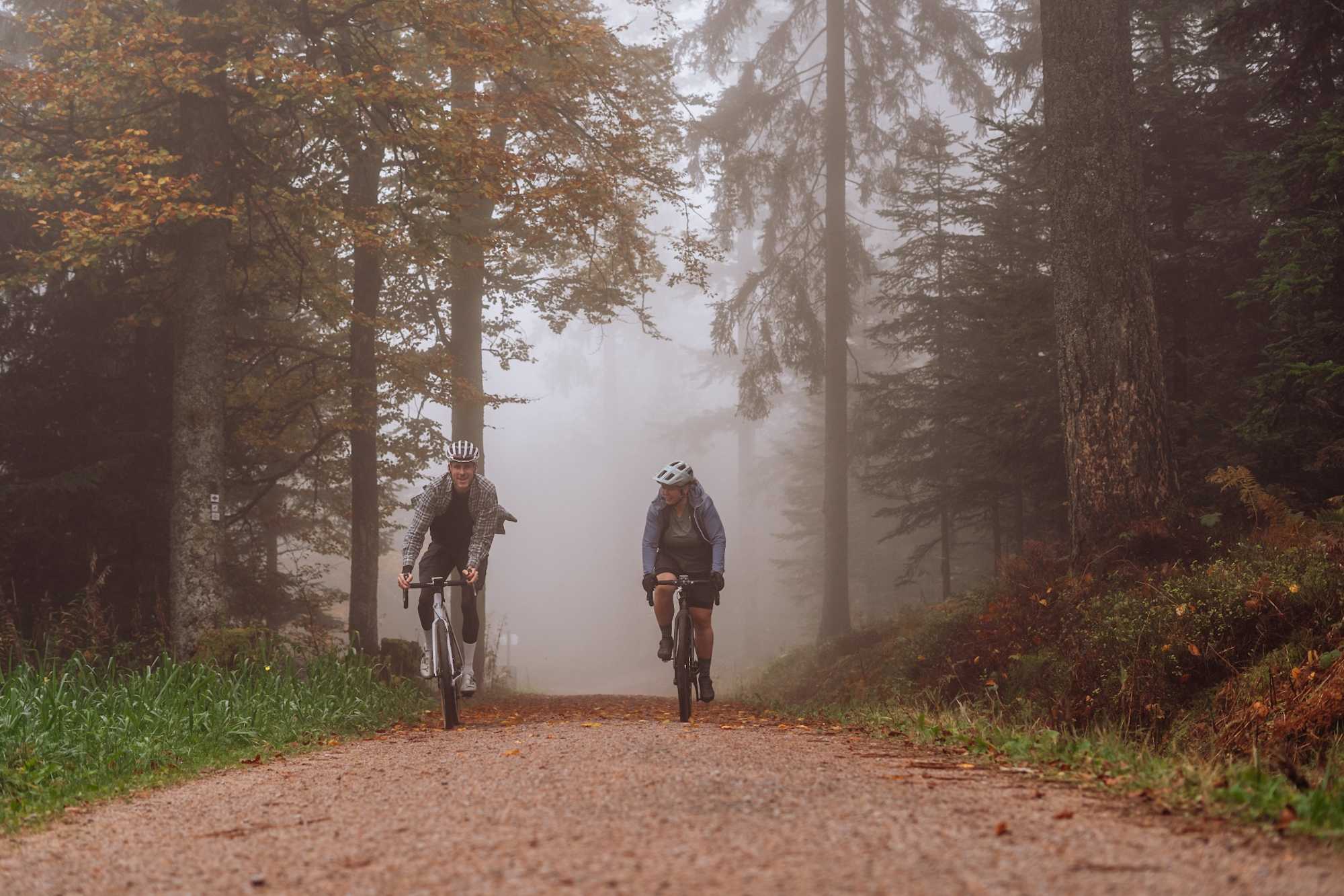 Gravelbiken im Nebel