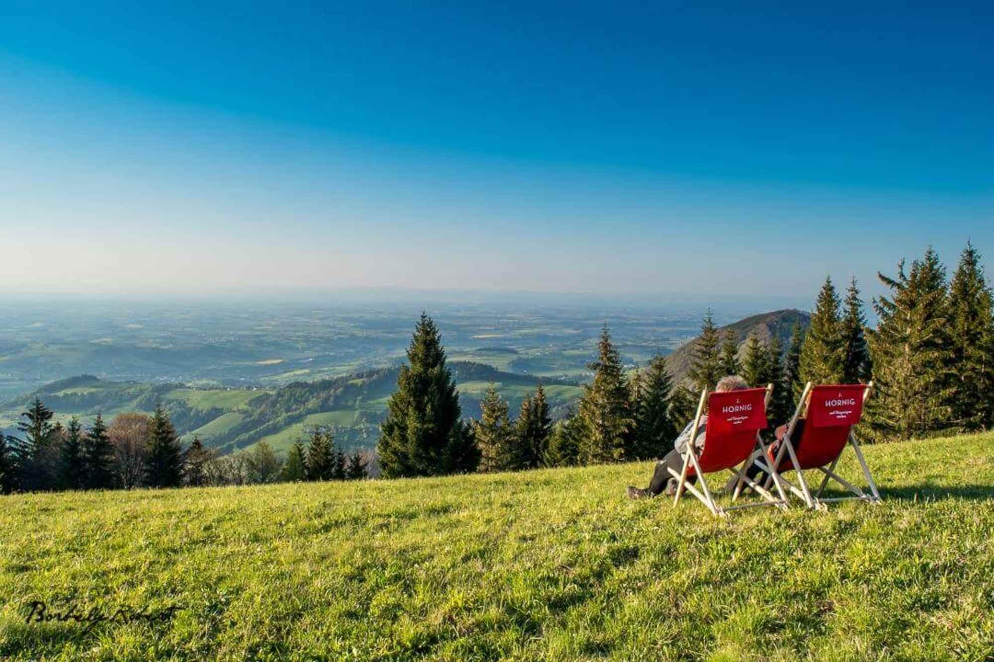 So lässt es sich aushalten - auf der Grünburger Hütte stehen Liegestühle zur Verfügung. 