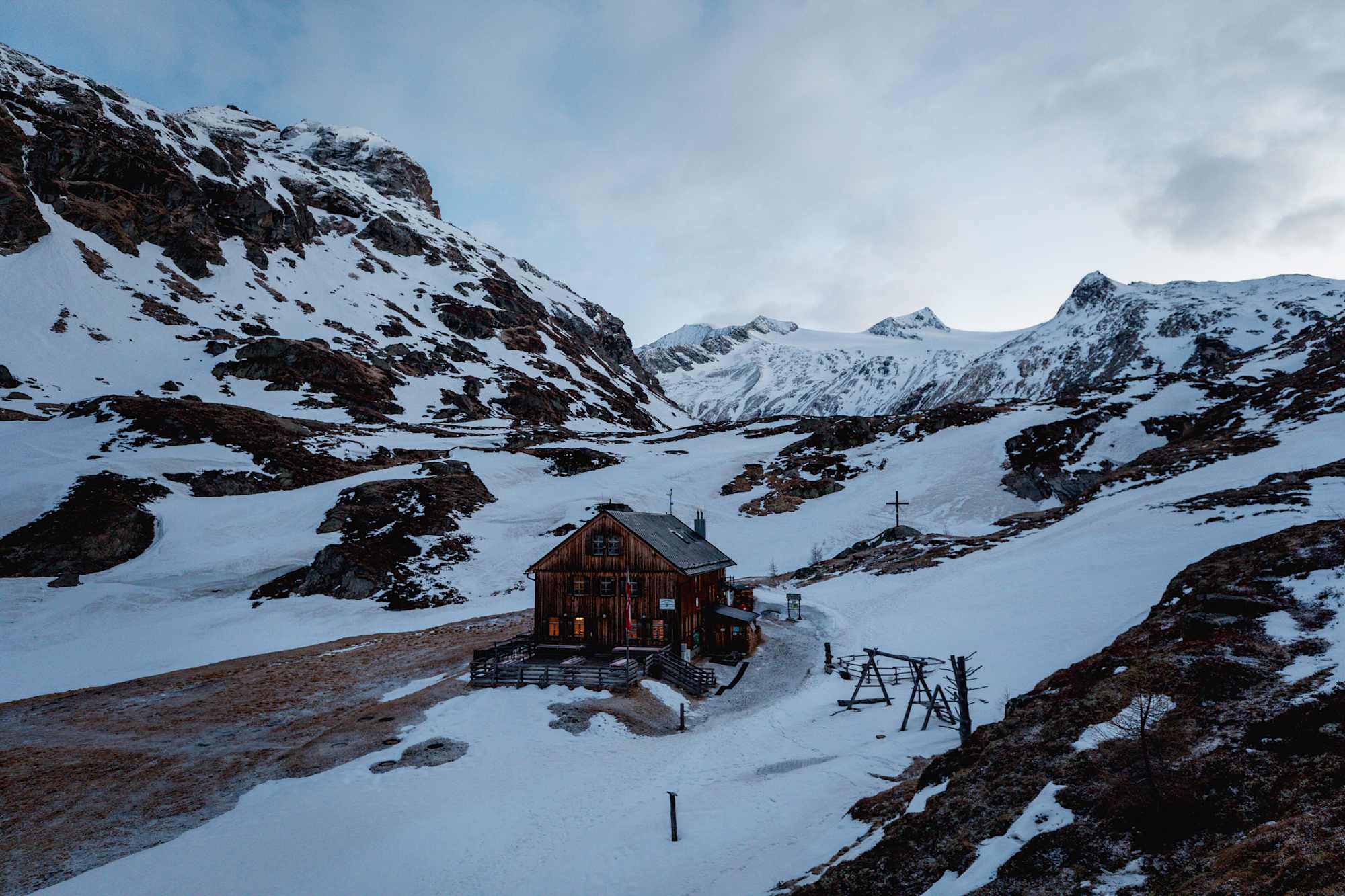 Johannishütte, im Hintergrund der Großvenediger