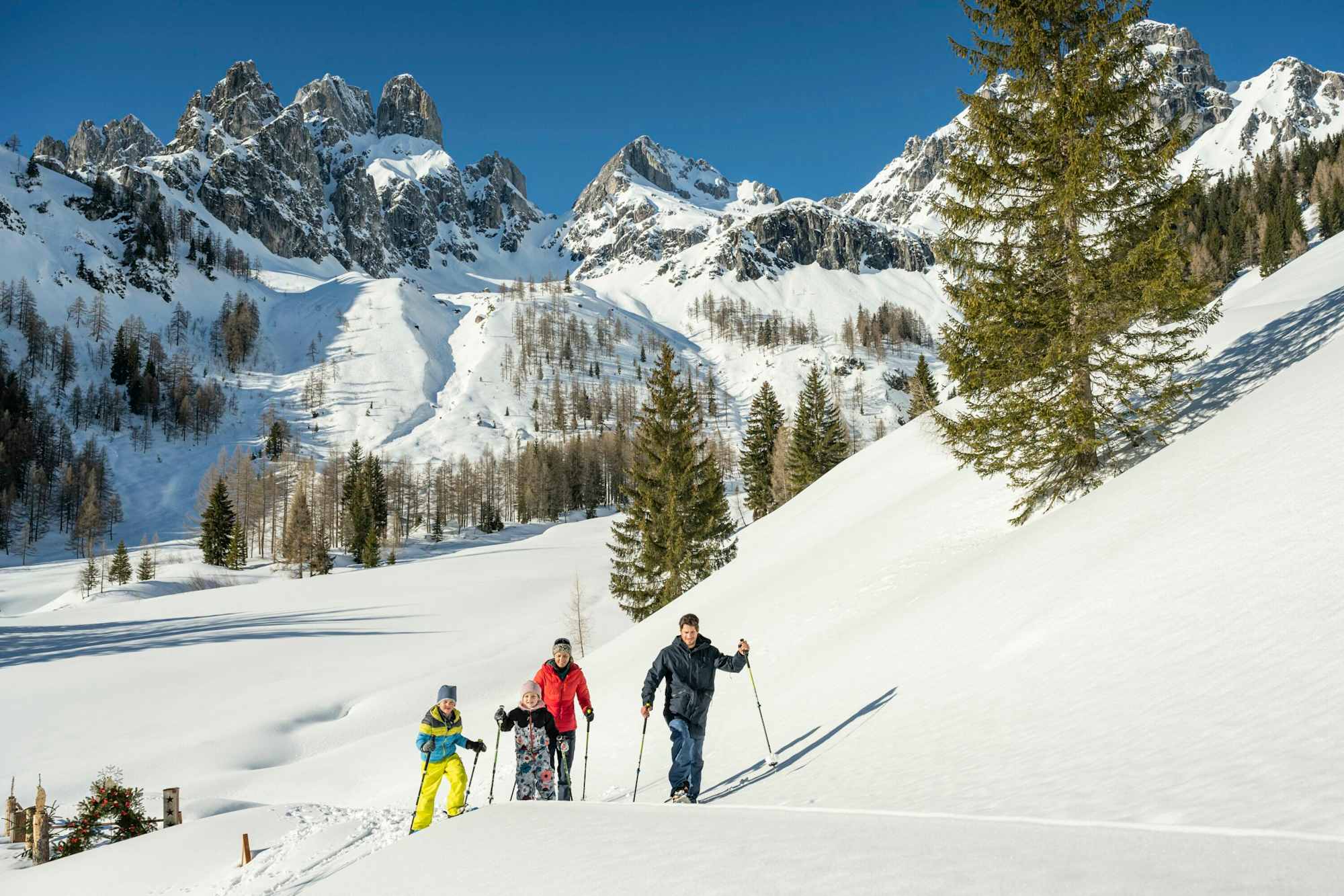 Schneeschuhwandern auf der Hofalm