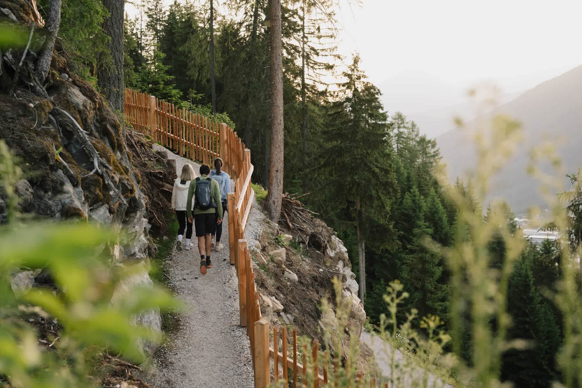 Sunnenseiten Weg im Stubaital in Tirol