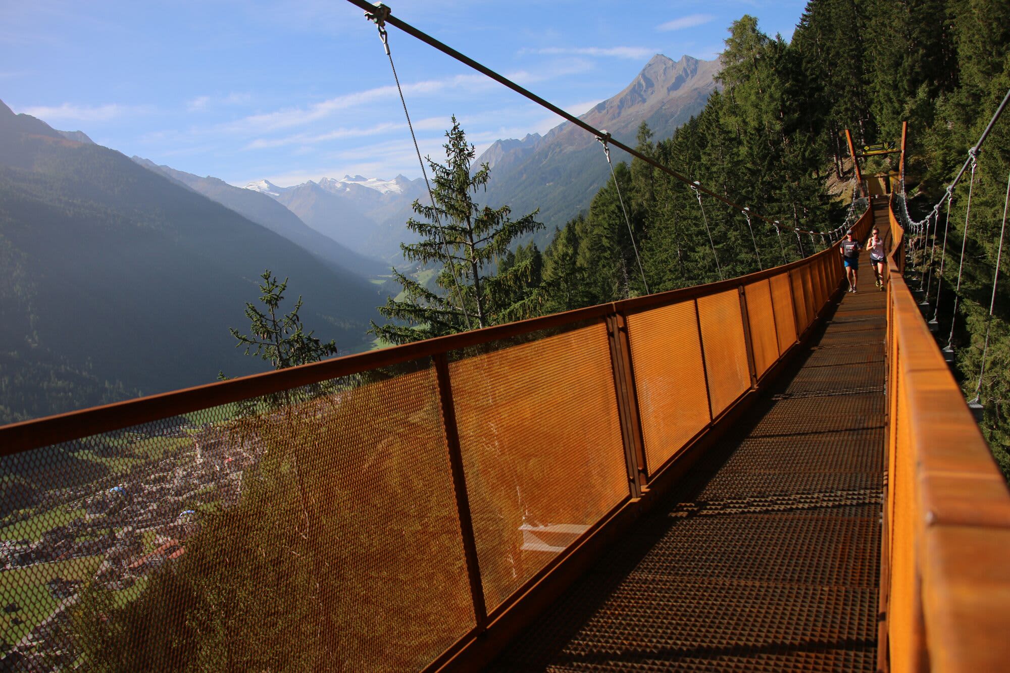 Sunnenseitn Weg Hängebrücke Stubai