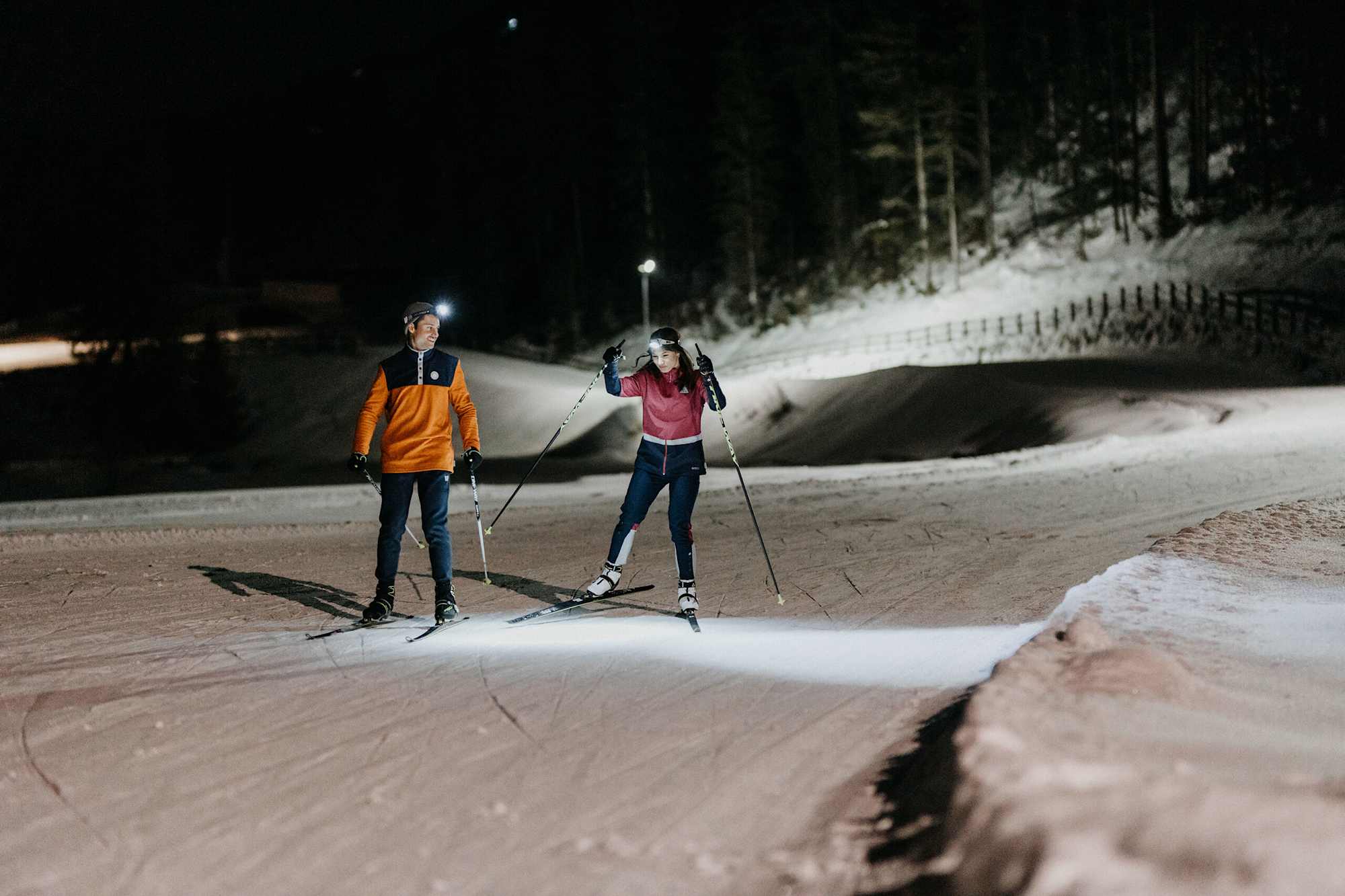 Vollmond Skating Teilnehmer beim Langlaufen