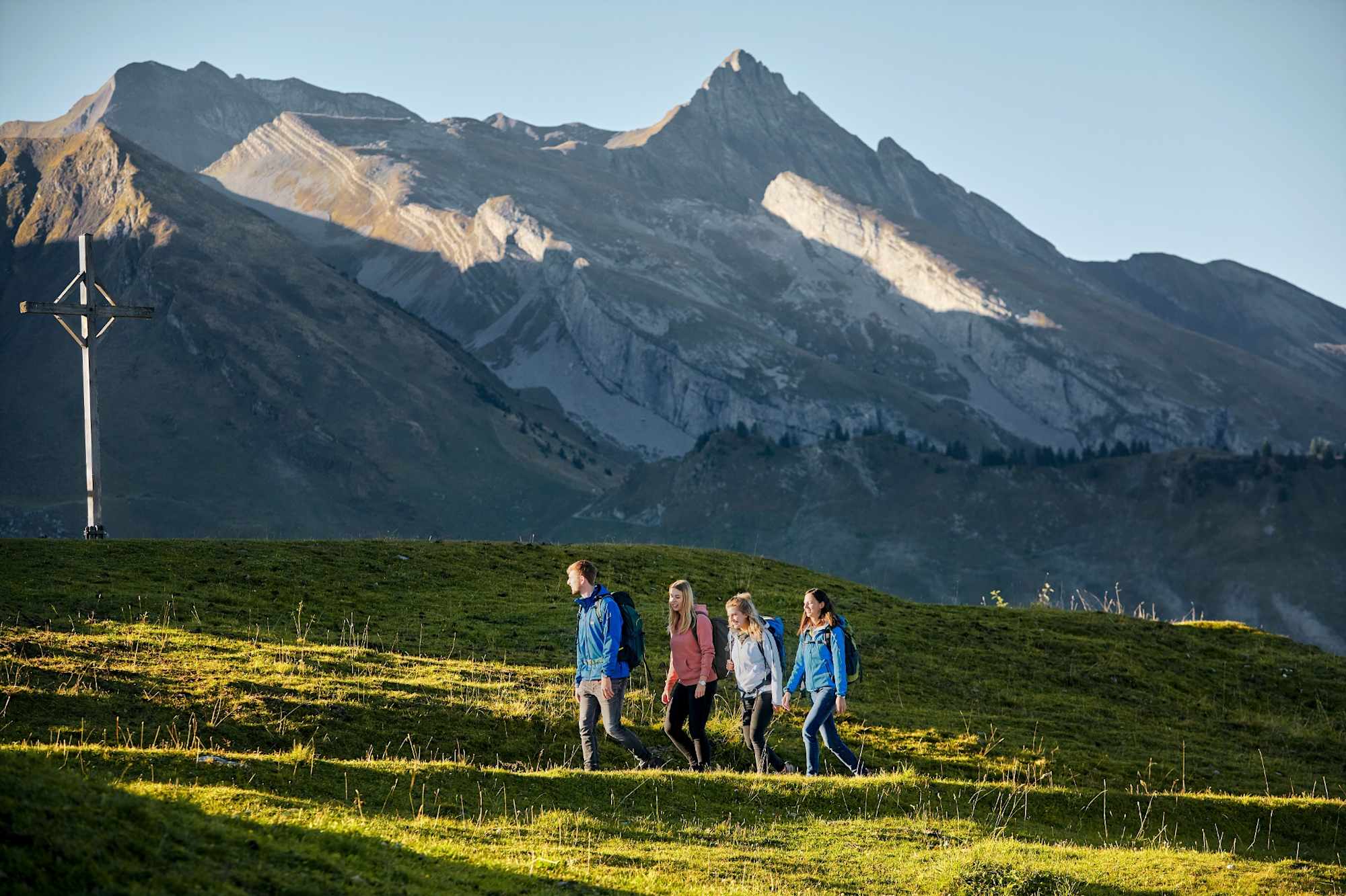 Wandern auf Klewenalp, Blick auf den Brisen