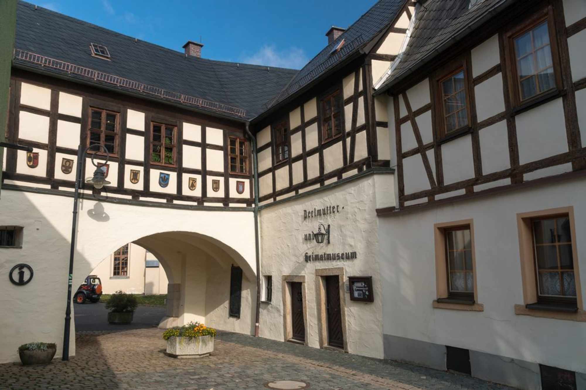 Museum Adorf mit Perlmutterausstellung
