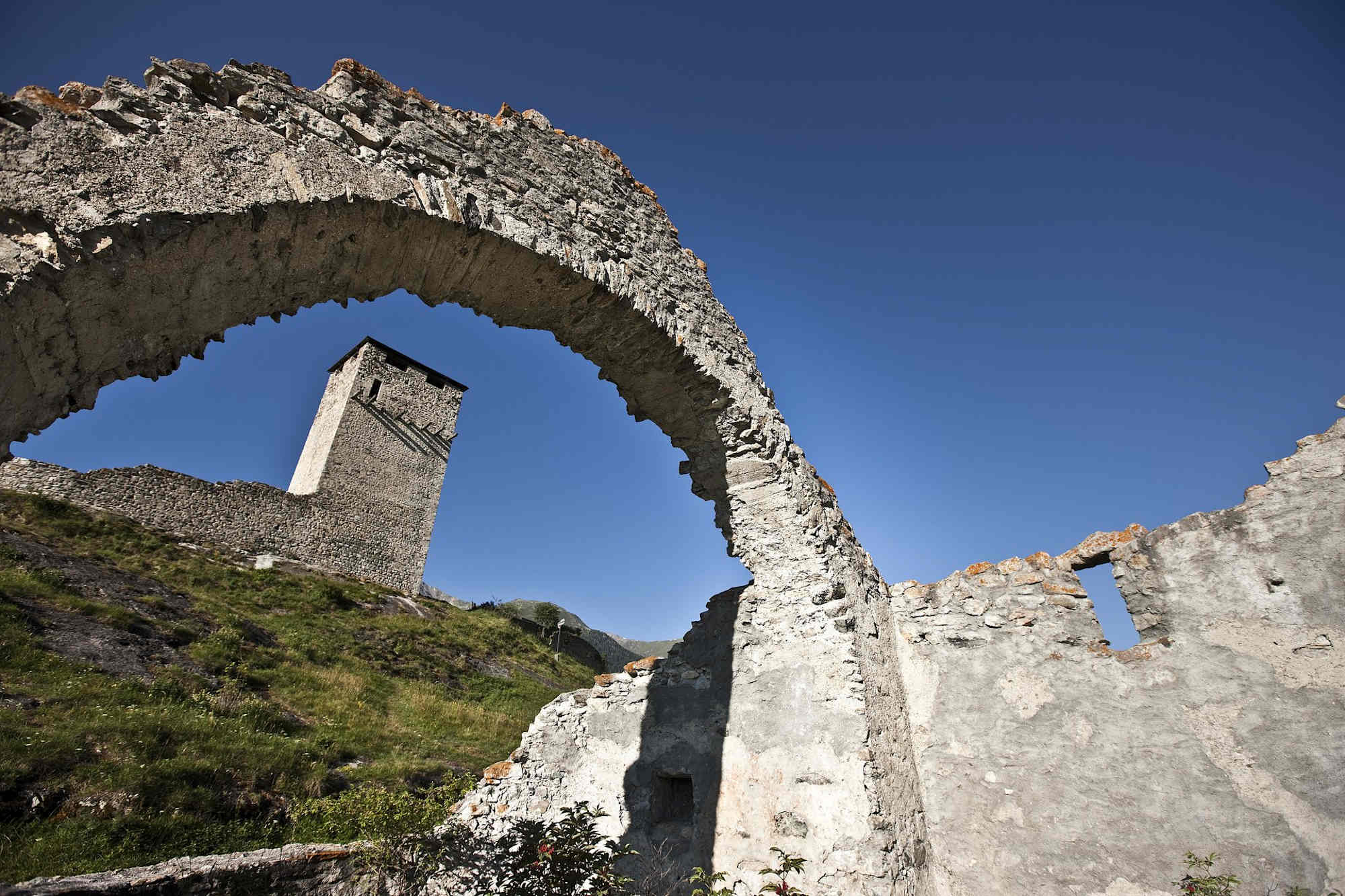 Burgruine Steinsberg in Ardez