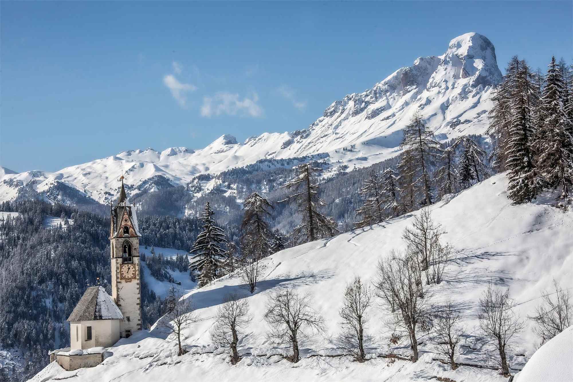 La Val mit Blick auf die Kirche zur Heiligen Barbara