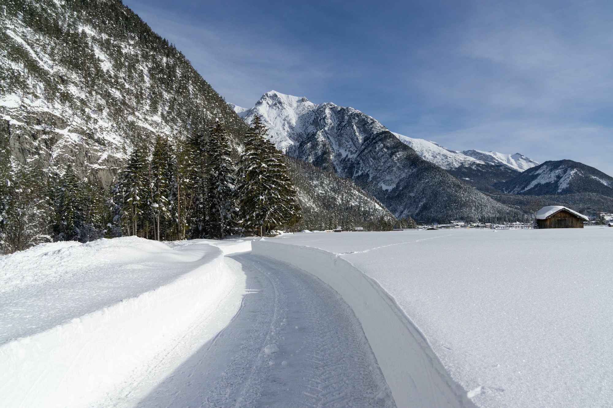 Winterwanderweg am Gießenbach bei Scharnitz