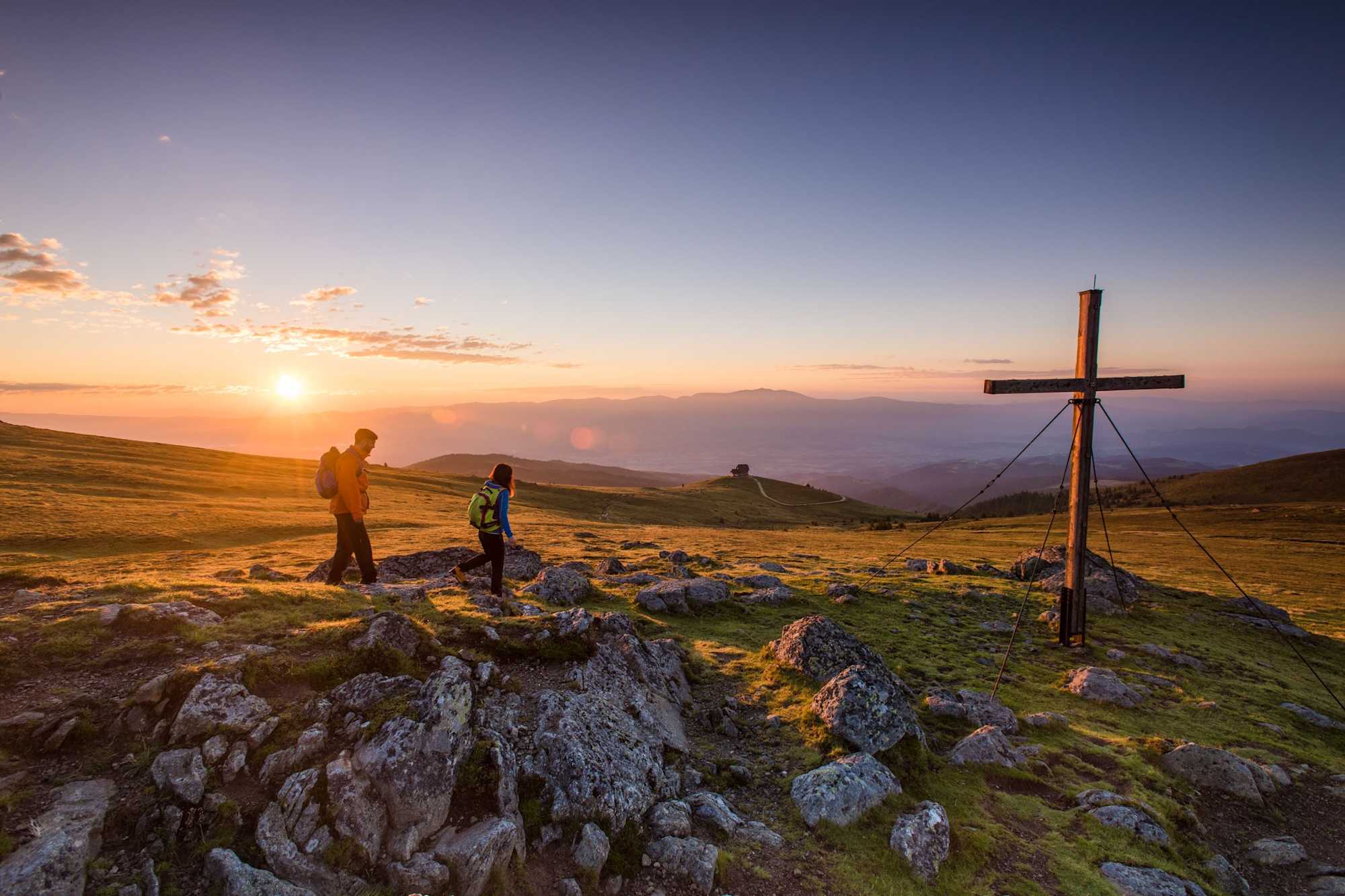 Zingerlekreuz mit Blick auf die Wolfsberger Hütte